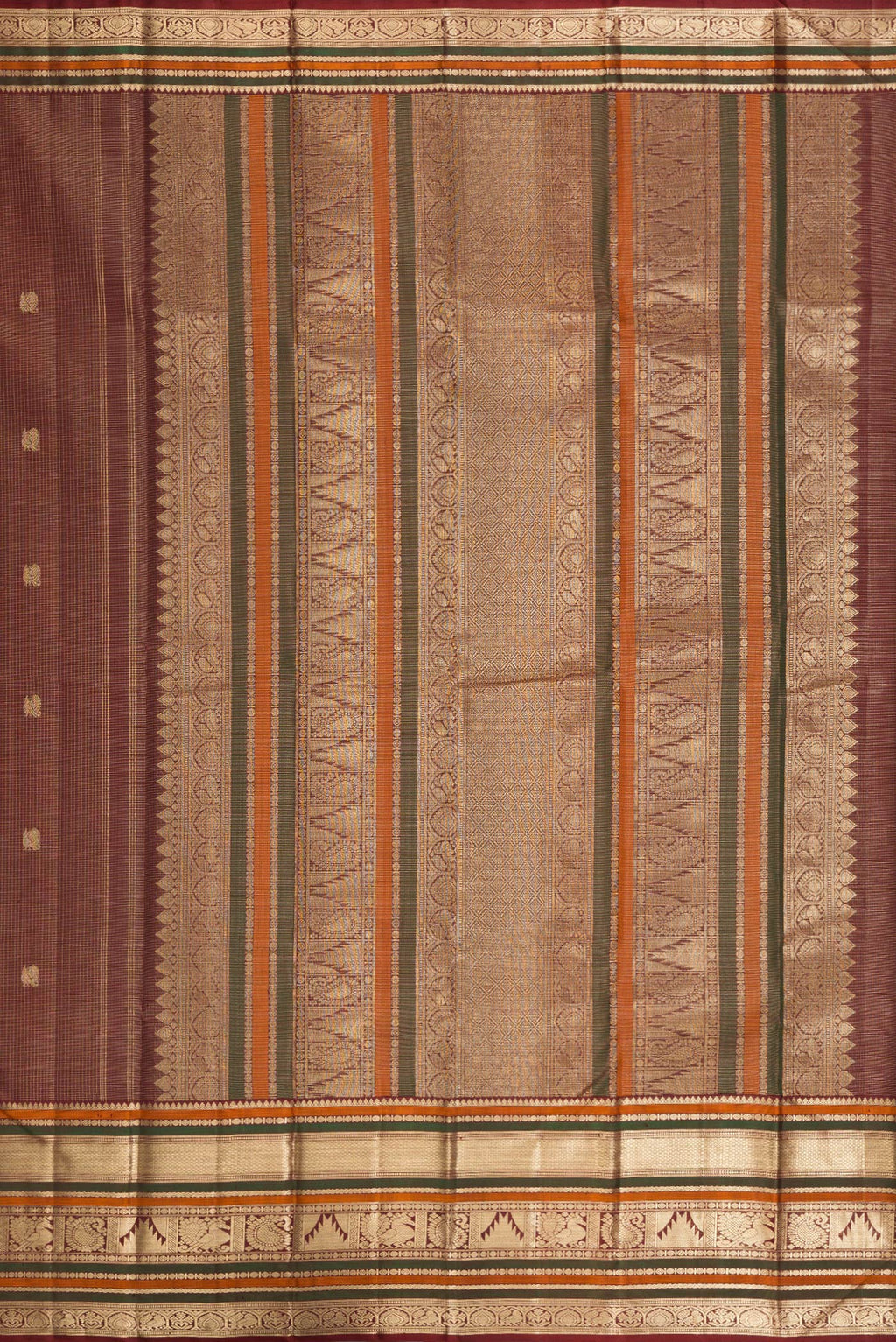 Close up image of the pallu of Pure Silk Pure Zari Maroon Dual Tone Kanchipuram Saree with Checked design on the body and Zari Border. 