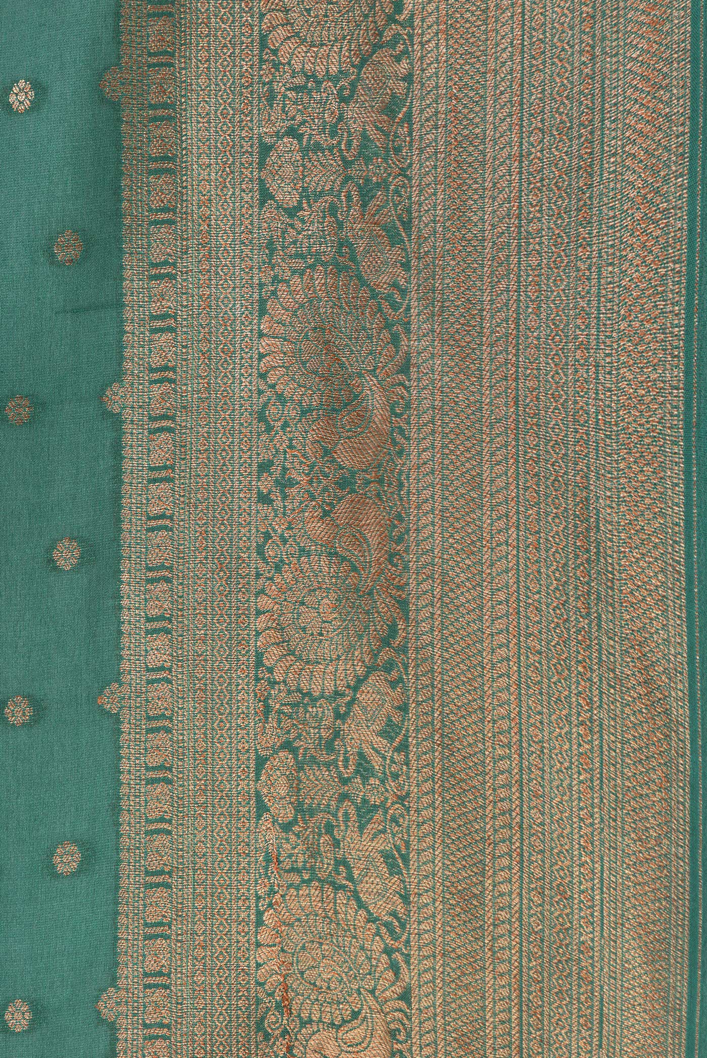 Border image of Bottle Green Dual Tone Banarasi Georgette Saree with Zari Butta on the body and Zari Border. 