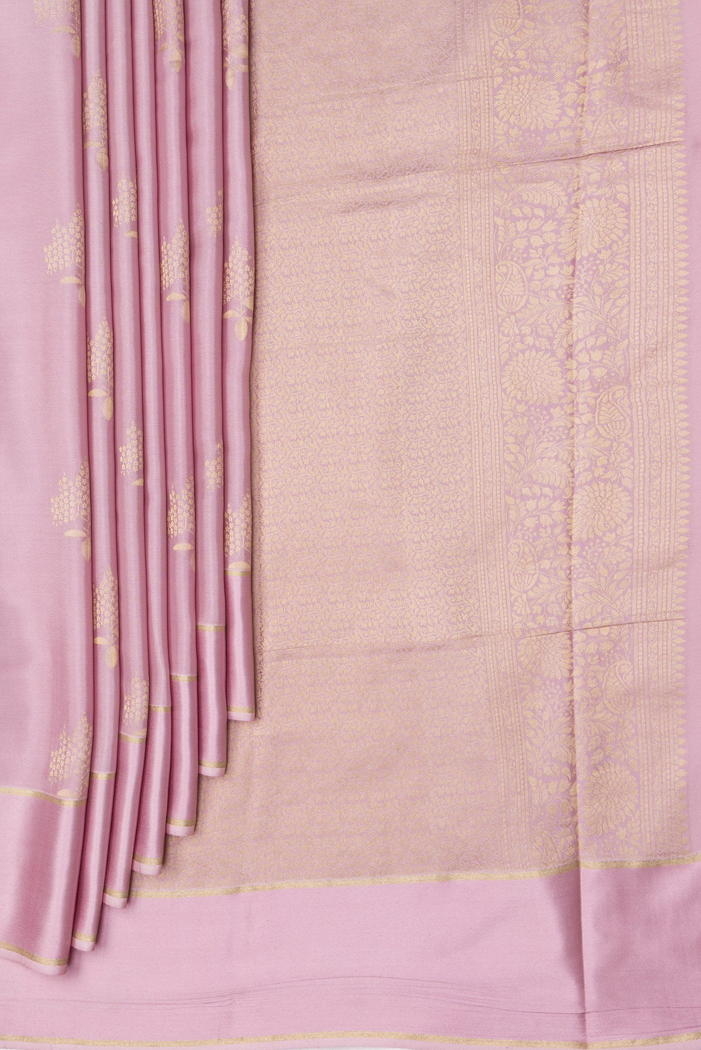 Pleats and pallu of Pink Dual Tone Mysore Crepe Saree with Zari Butta on the body and Zari Border. 