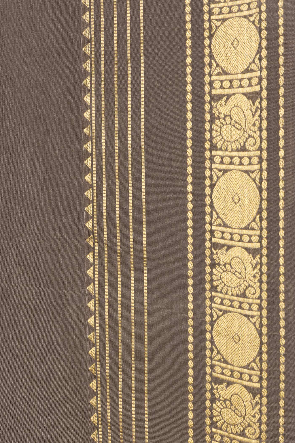 Border image of Mehandi Green Dual Tone Mysore Silk Saree with Plain Body and Zari Border. 
