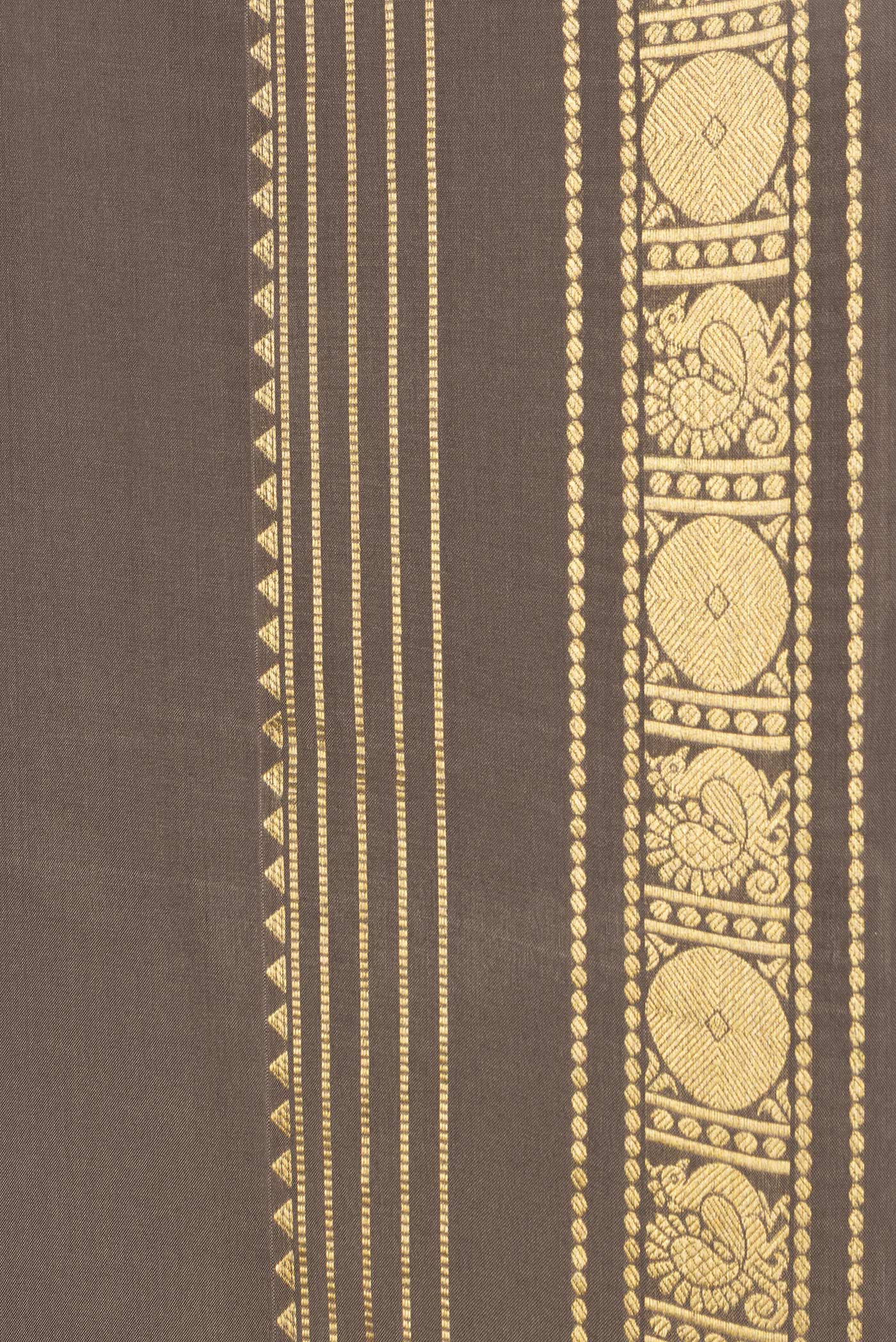 Border image of Mehandi Green Dual Tone Mysore Silk Saree with Plain Body and Zari Border. 