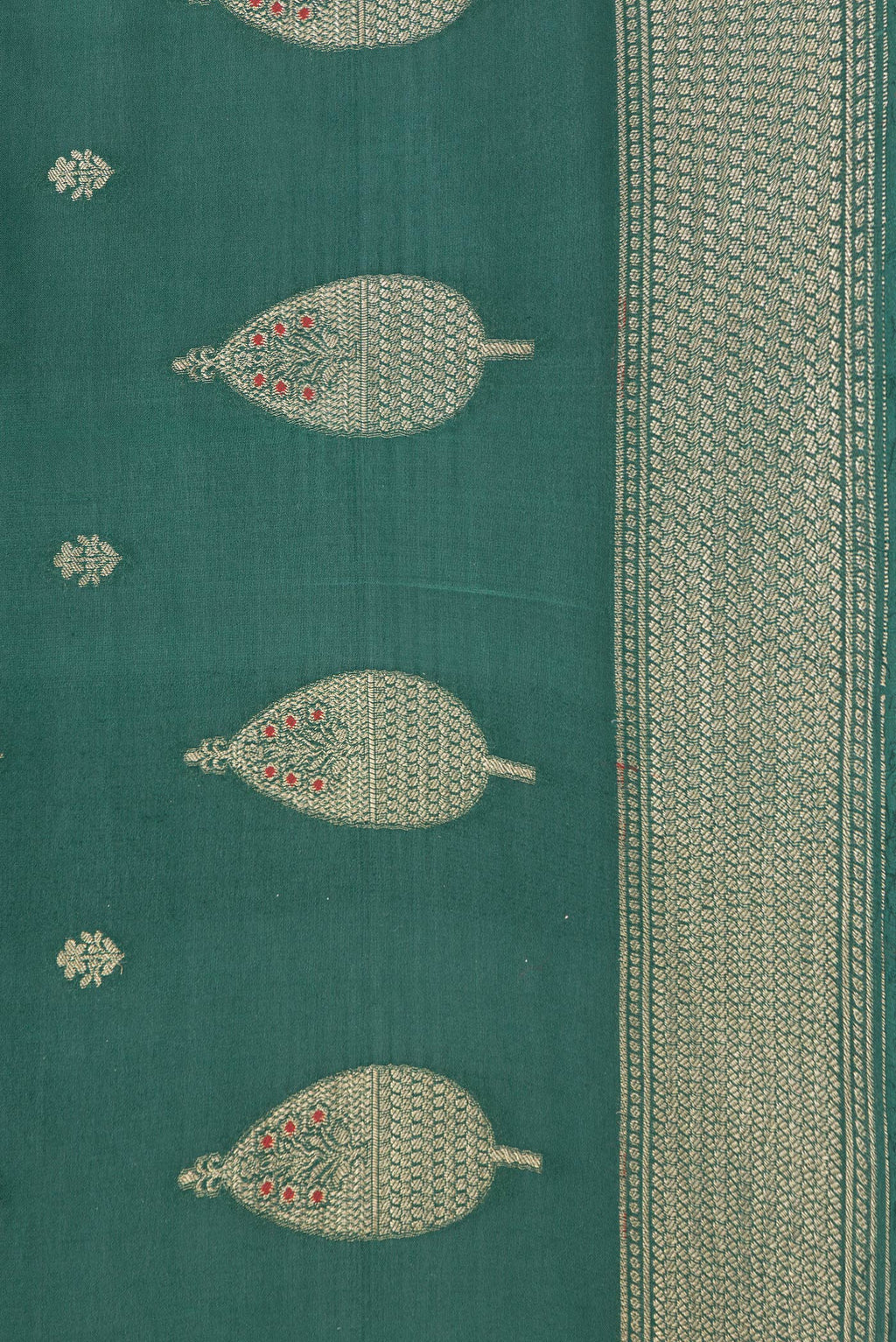 Border image of Bottle Green Dual Tone Mysore Georgette Saree with Zari Butta on the body and Zari Border. 