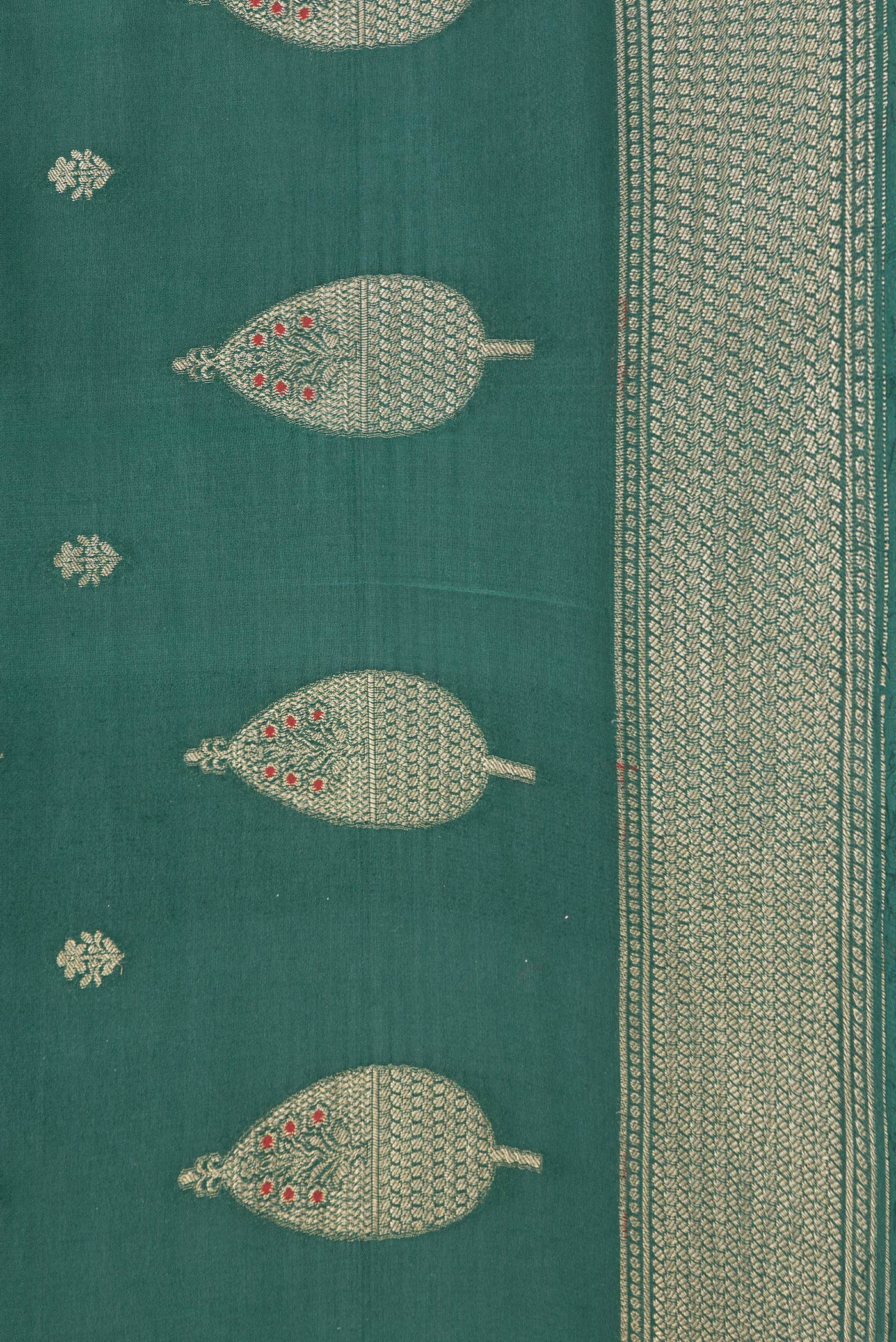 Border image of Bottle Green Dual Tone Mysore Georgette Saree with Zari Butta on the body and Zari Border. 