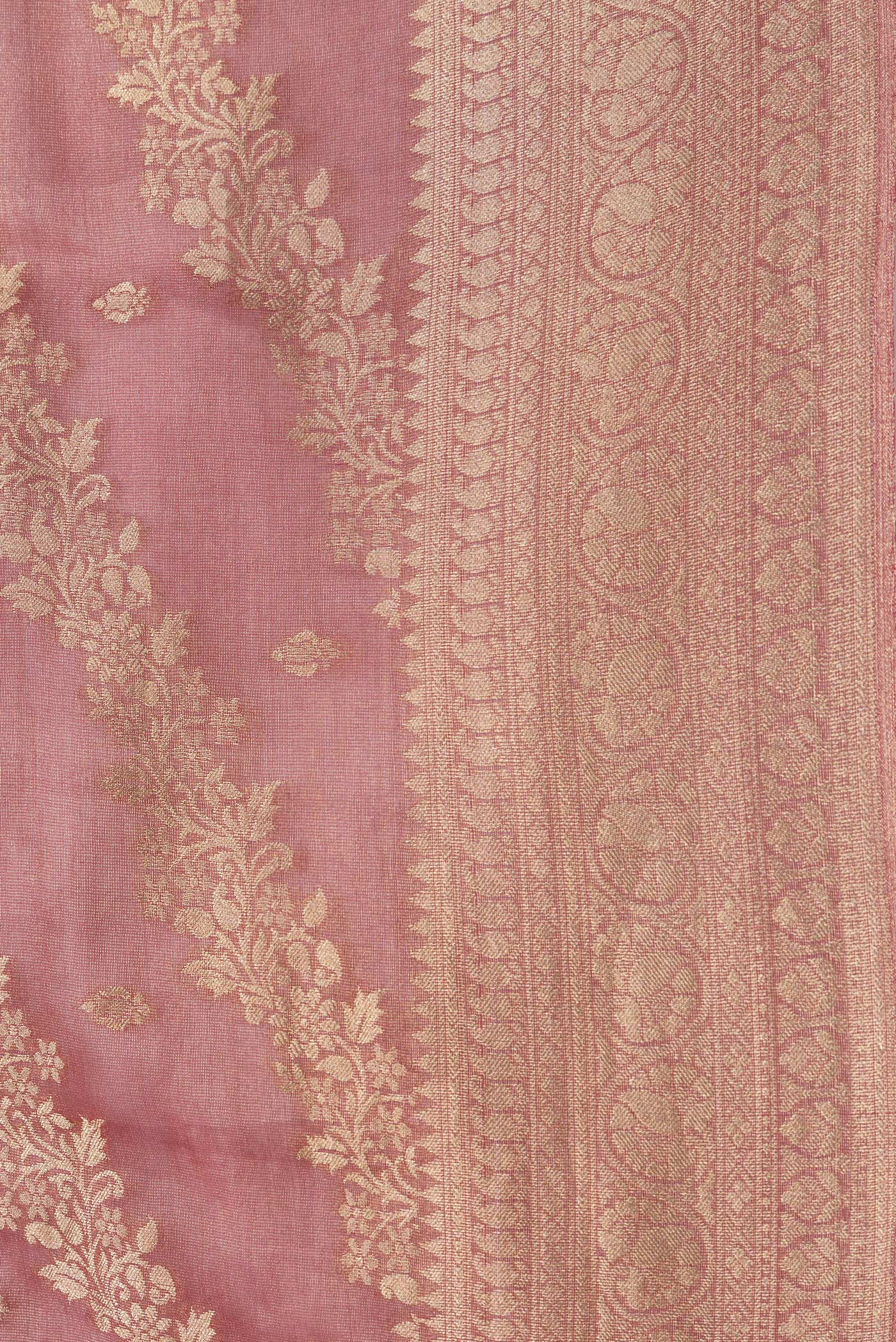 Border image of Dark Pink Dual Tone Georgette Saree with Zari Brocade on the body and Zari Border. 