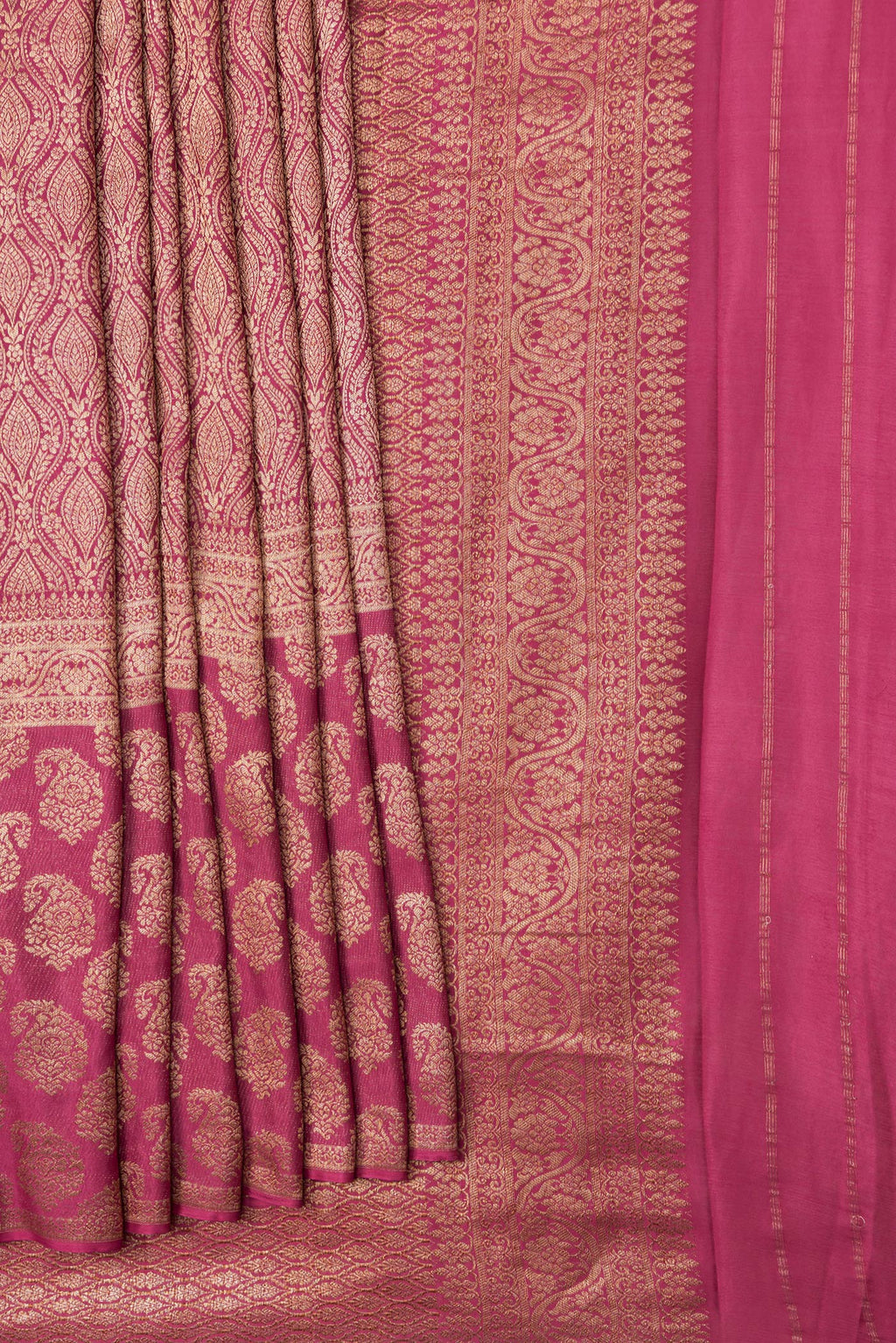 Pleats and pallu of Magenta Dual Tone Banarasi Georgette Saree with Zari Brocade on the body and Zari Border. 
