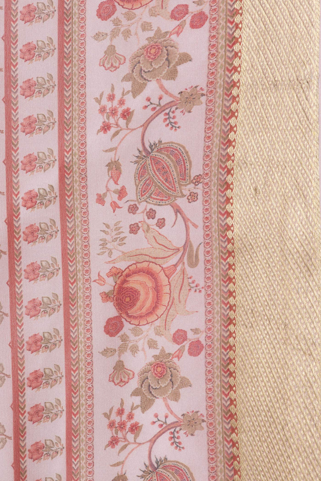 Border image of Rose Gold Dual Tone Mysore Chiffon Saree with Printed design on the body and Zari Border. 