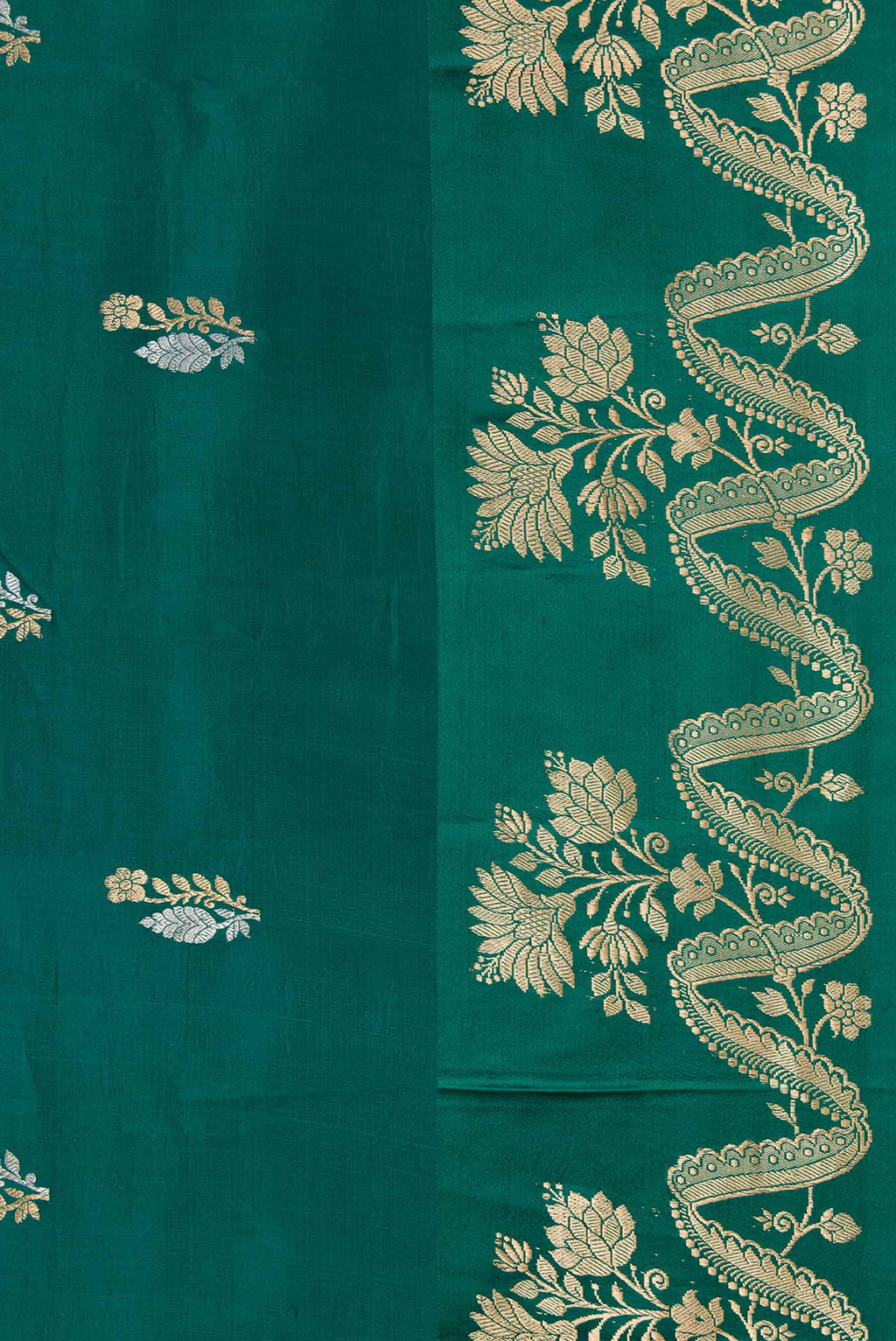 Border image of Bottle Green Dual Tone Tussar Silk Saree with Zari Butta on the body and Fancy Border. 