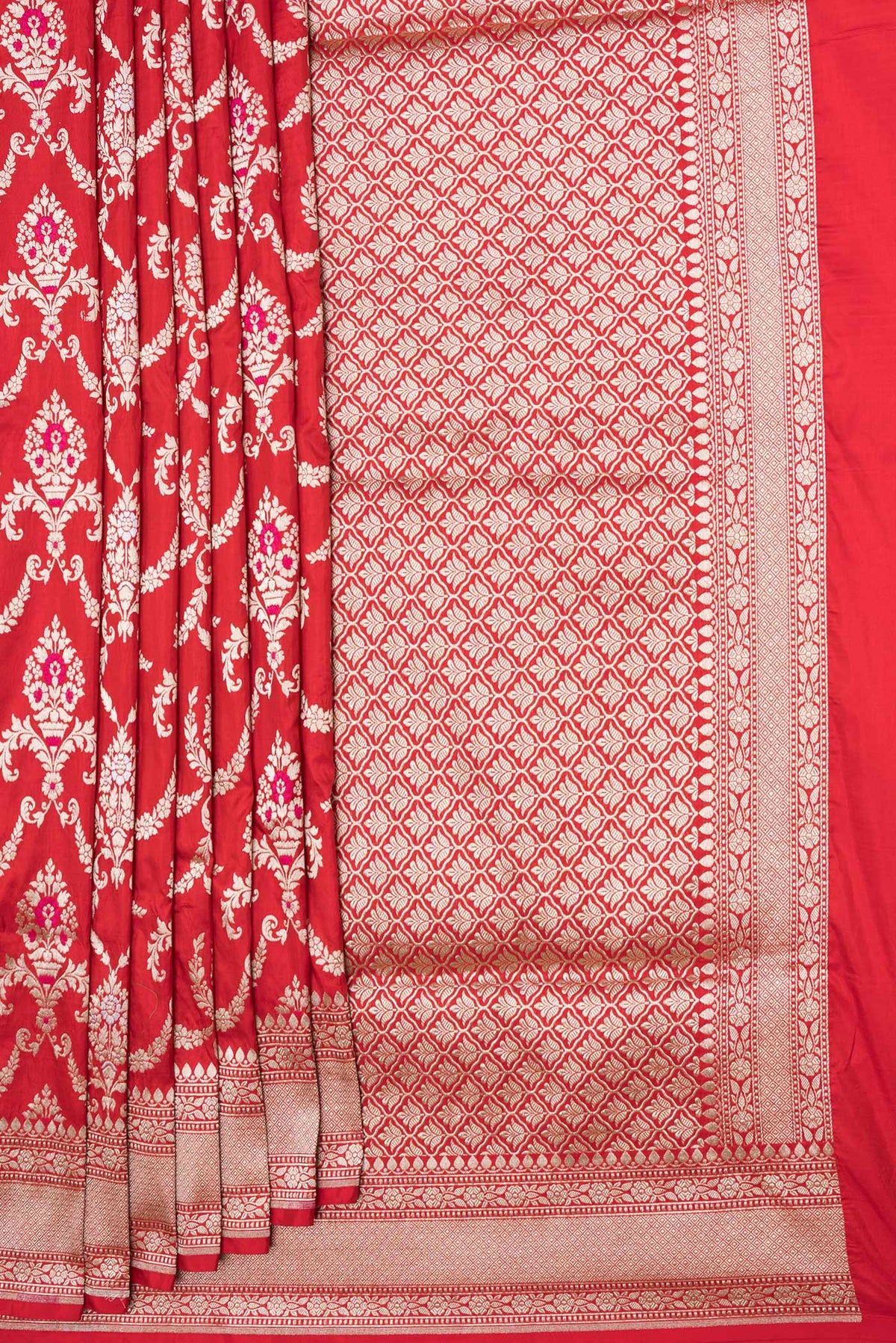Pleats and pallu of Red Dual Tone Banarasi Silk Saree with Zari Brocade on the body and Zari Border. 