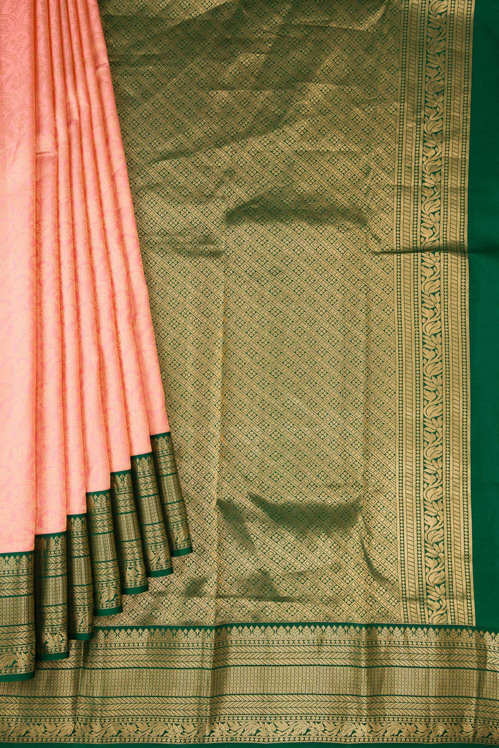 Pleats and pallu of Peach Dual Tone Kanjivaram Silk Saree with Zari Brocade on the body and Zari Border. 