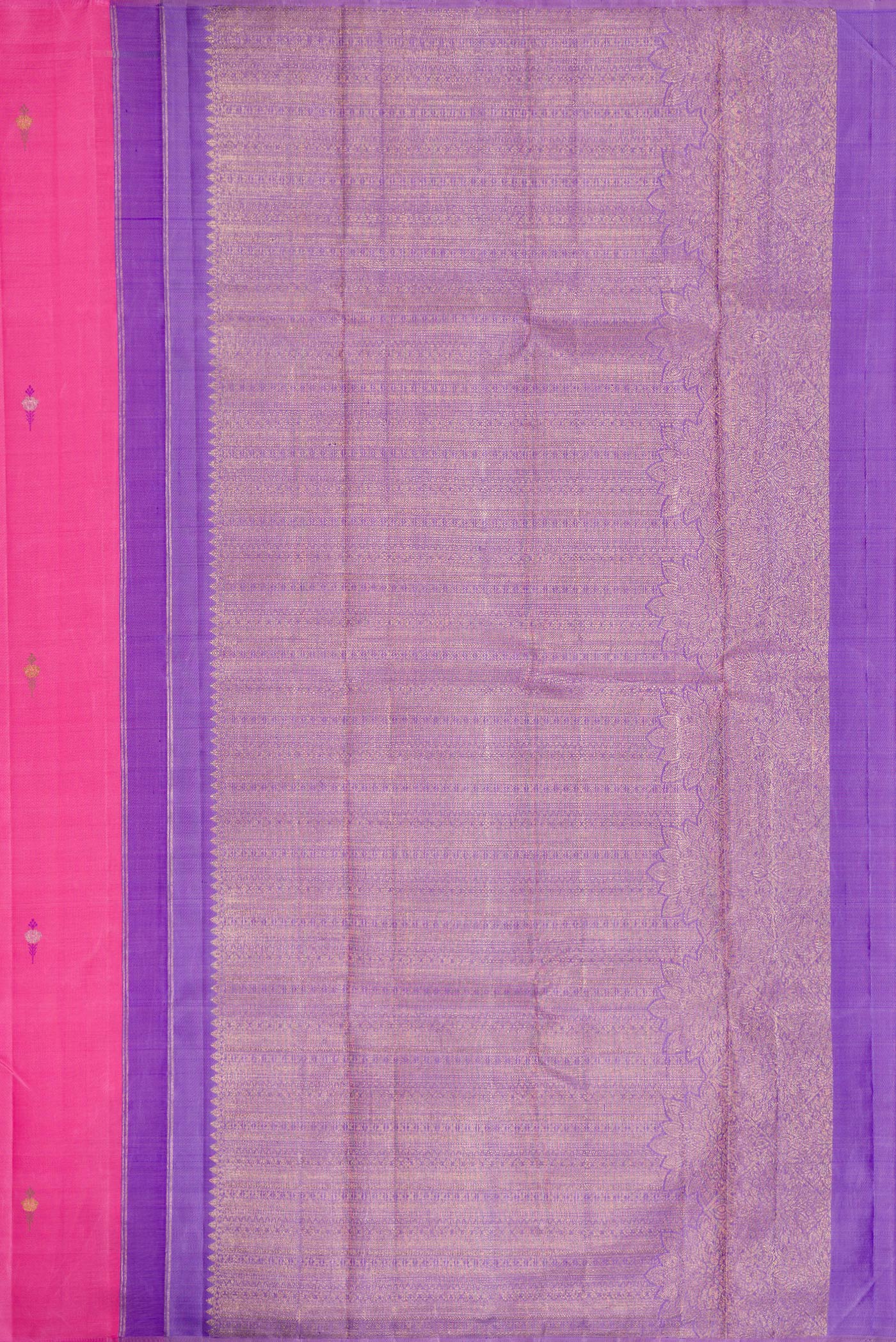 Close up image of the pallu of Pure Silk Pure Zari Pink Dual Tone Kanjivaram Saree with Zari Butta on the body and Fancy Border. 