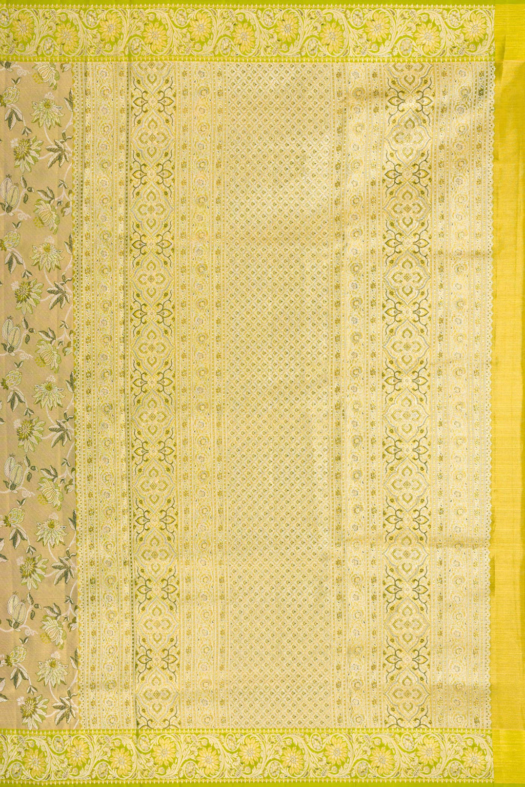 Close up image of the pallu of Pista Green Dual Tone Kanchipuram Tissue Silk Saree with Zari Brocade on the body and Fancy Border. 