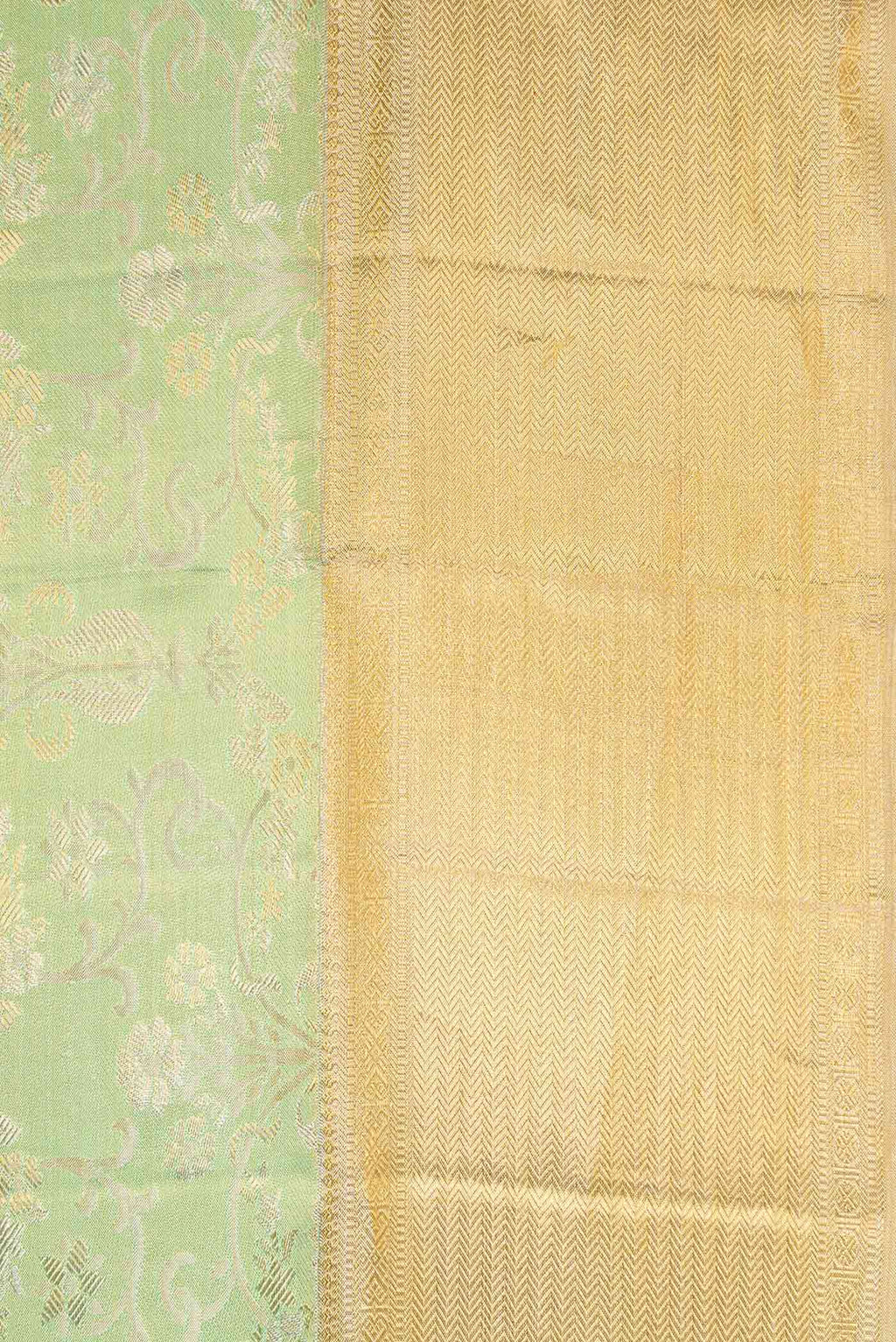 Border image of Sea Green Dual Tone Kanjivaram Tissue Silk Saree with Zari Brocade on the body and Zari Border. 