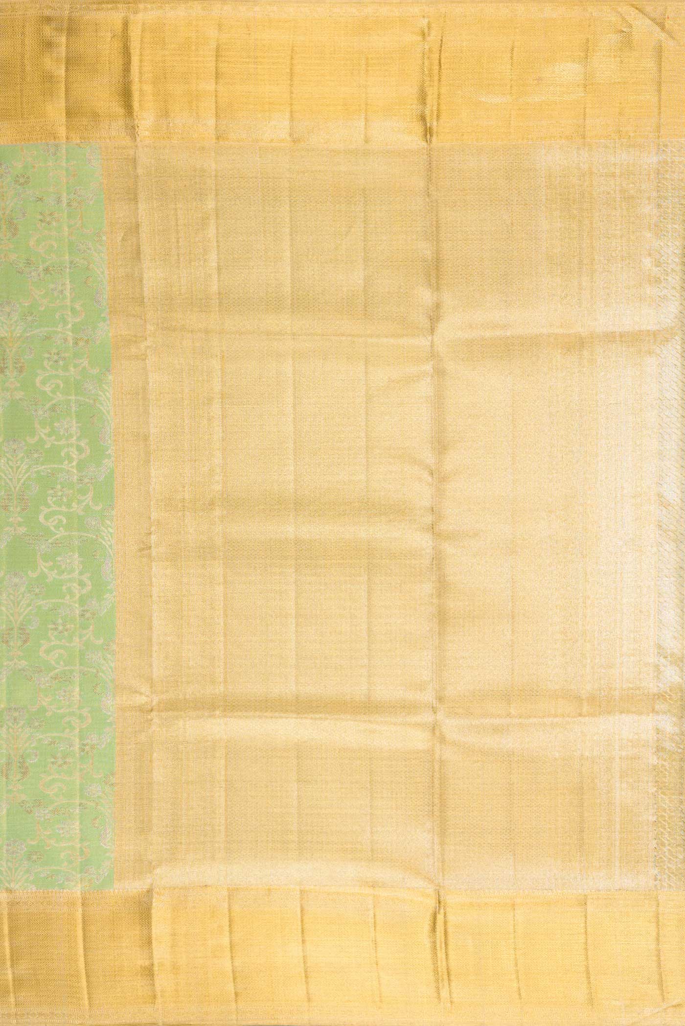 Close up image of the pallu of Sea Green Dual Tone Kanjivaram Tissue Silk Saree with Zari Brocade on the body and Zari Border. 