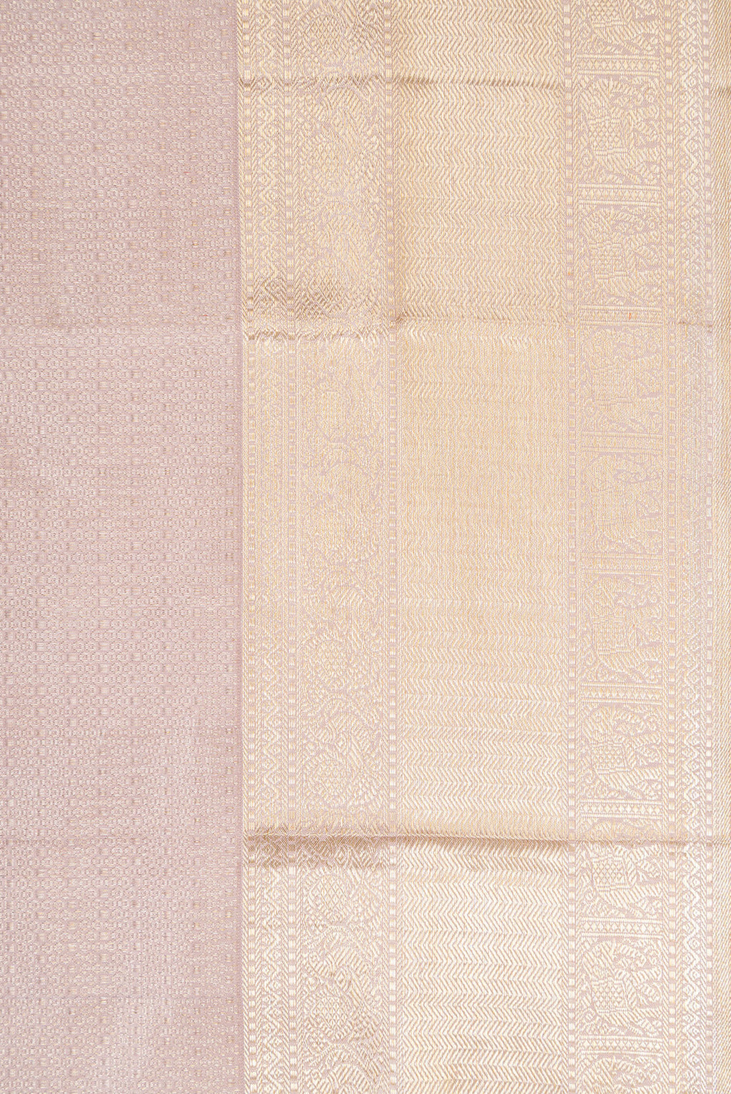 Border image of Pure Silk Pure Zari Lilac Dual Tone Kanchipuram Saree with Zari Brocade on the body and Zari Border. 