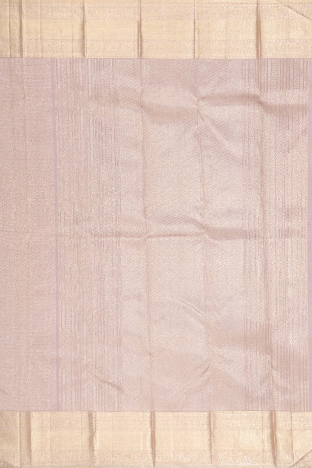 Close up image of the pallu of Pure Silk Pure Zari Lilac Dual Tone Kanchipuram Saree with Zari Brocade on the body and Zari Border. 