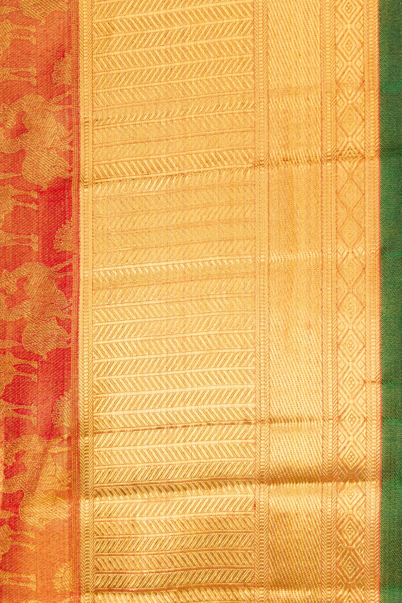 Border image of Maroon Dual Tone Kanjivaram Tissue Silk Saree with Zari Brocade on the body and Zari Border. 