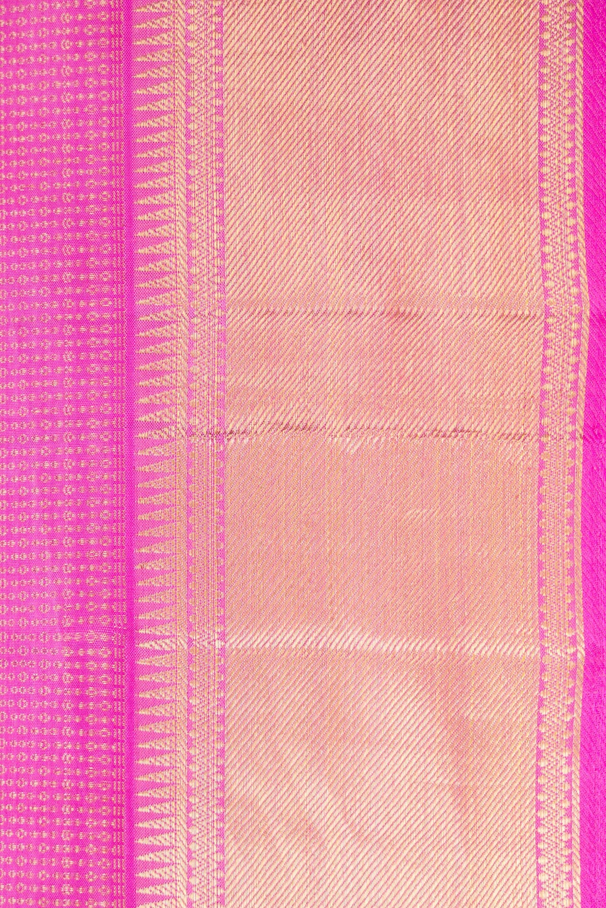 Border image of Lavender Dual Tone Kanchipuram Silk Saree with Zari Brocade on the body and Zari Border. 