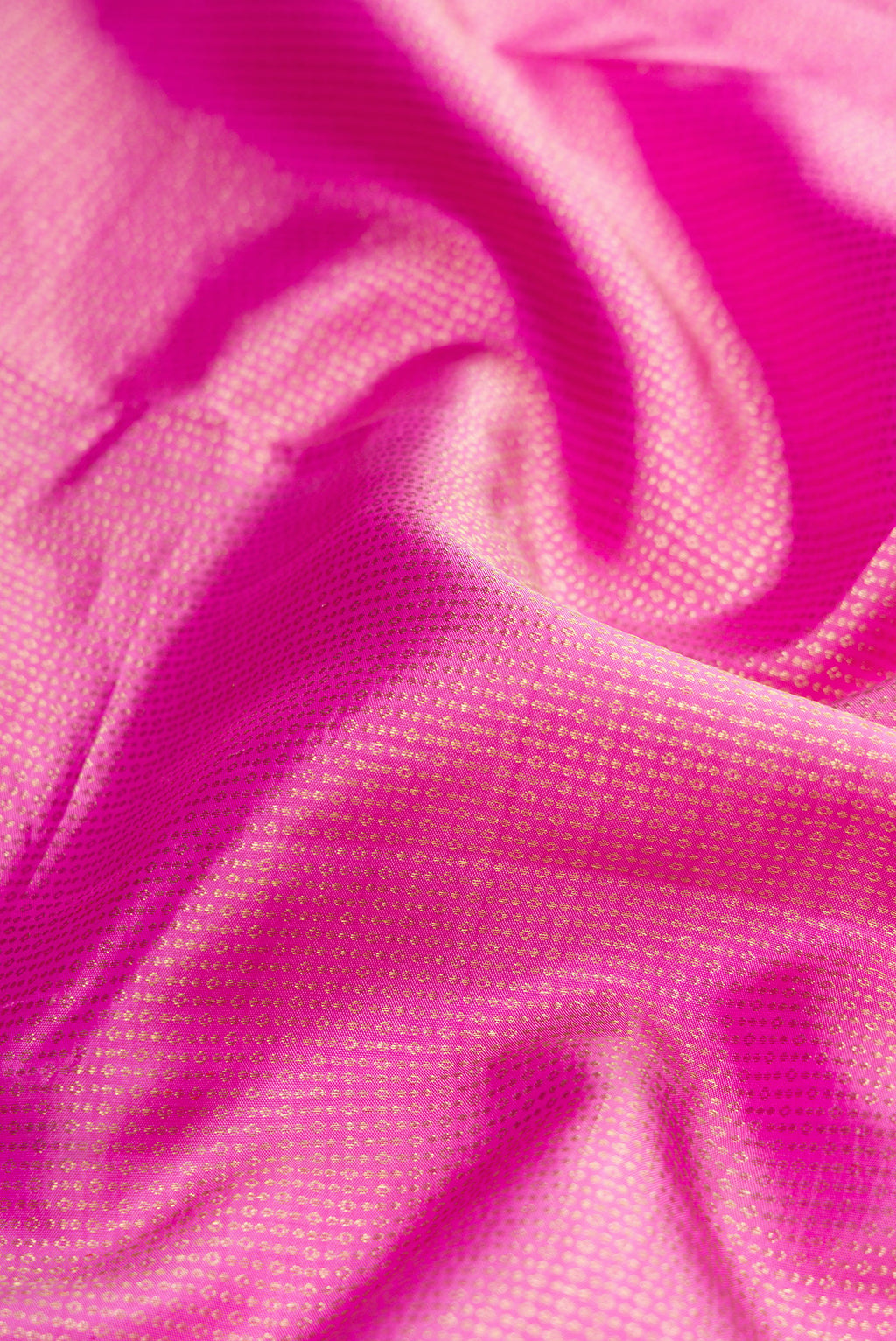 Close up of Lavender Dual Tone Kanchipuram Silk Saree with Zari Brocade on the body and Zari Border.  displaying folds