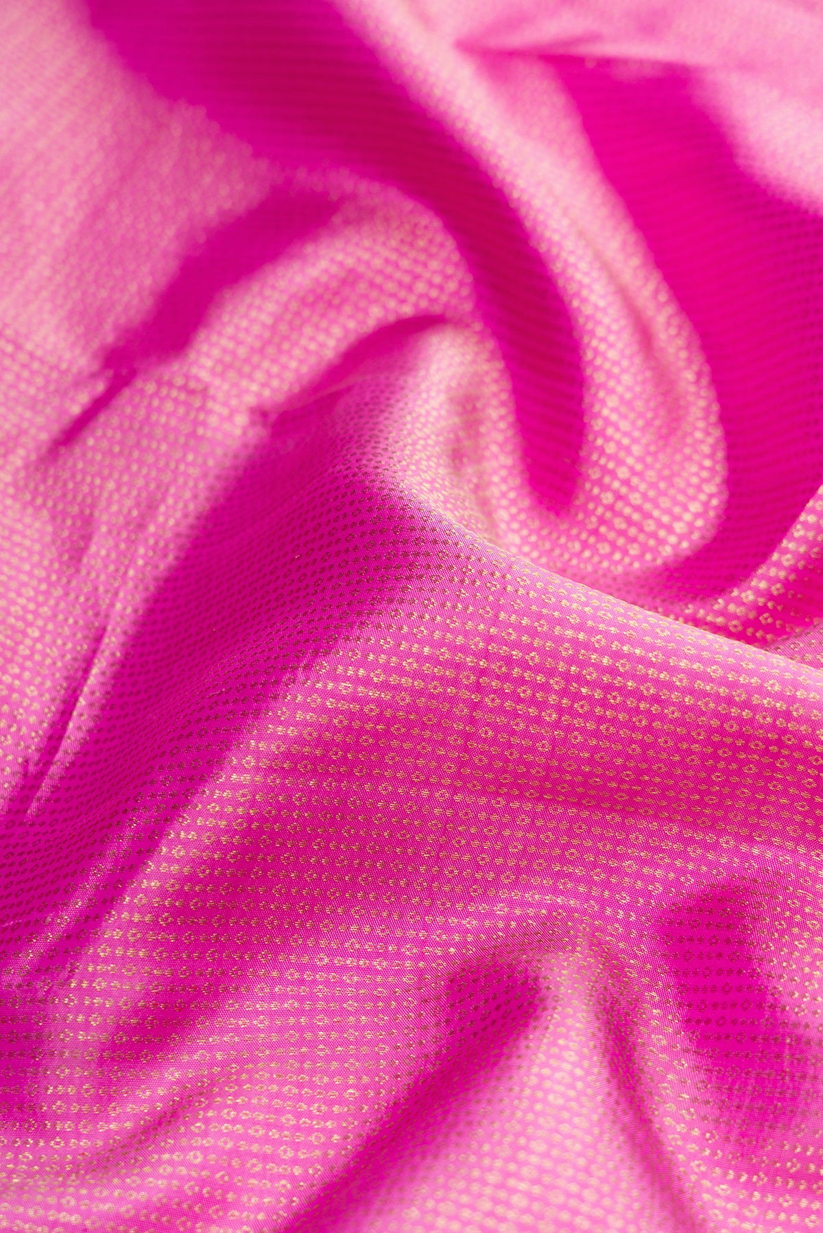 Close up of Lavender Dual Tone Kanchipuram Silk Saree with Zari Brocade on the body and Zari Border.  displaying folds
