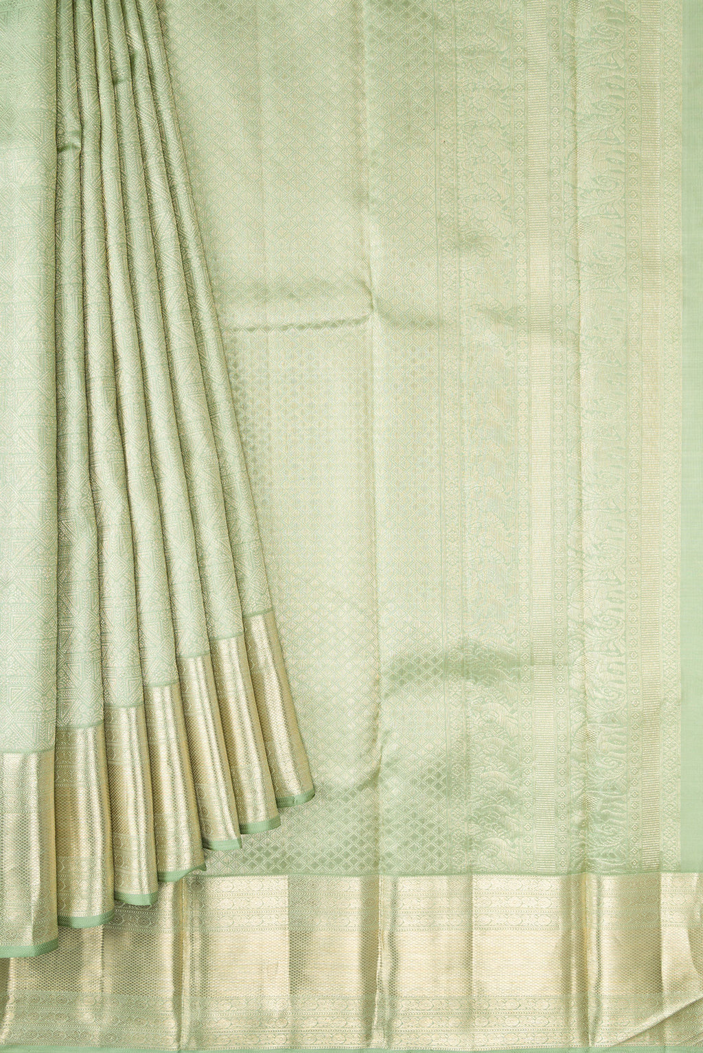 Pleats and pallu of Light Green Dual Tone Kanchipuram Silk Saree with Zari Brocade on the body and Zari Border. 