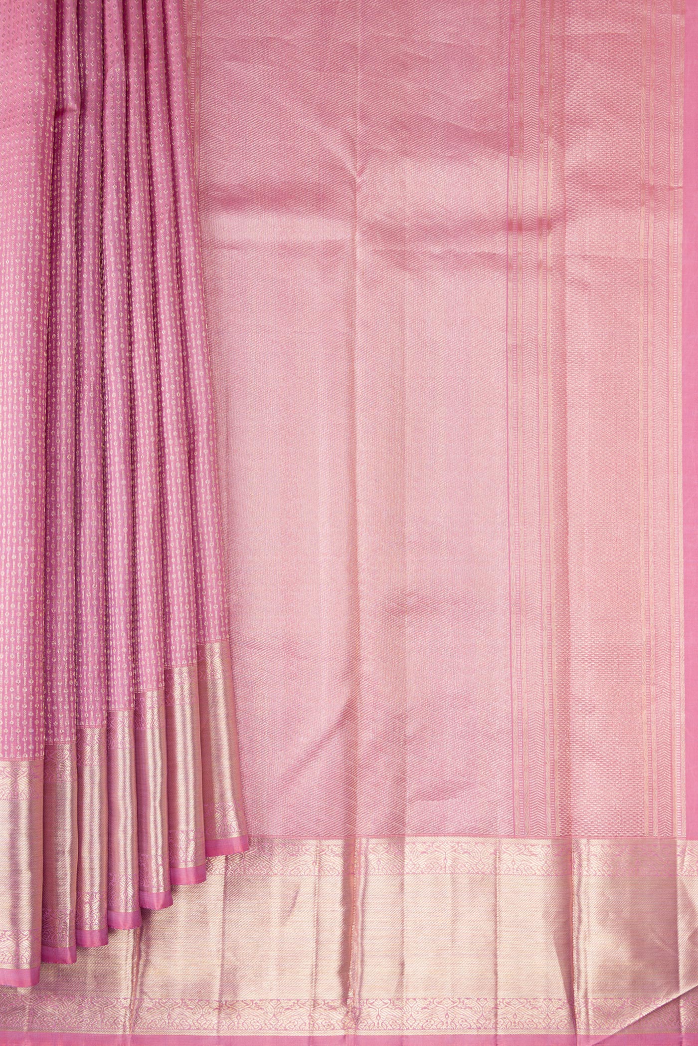 Pleats and pallu of Pink Kanchipuram Silk Saree with Zari Brocade on the body and Zari Border. 