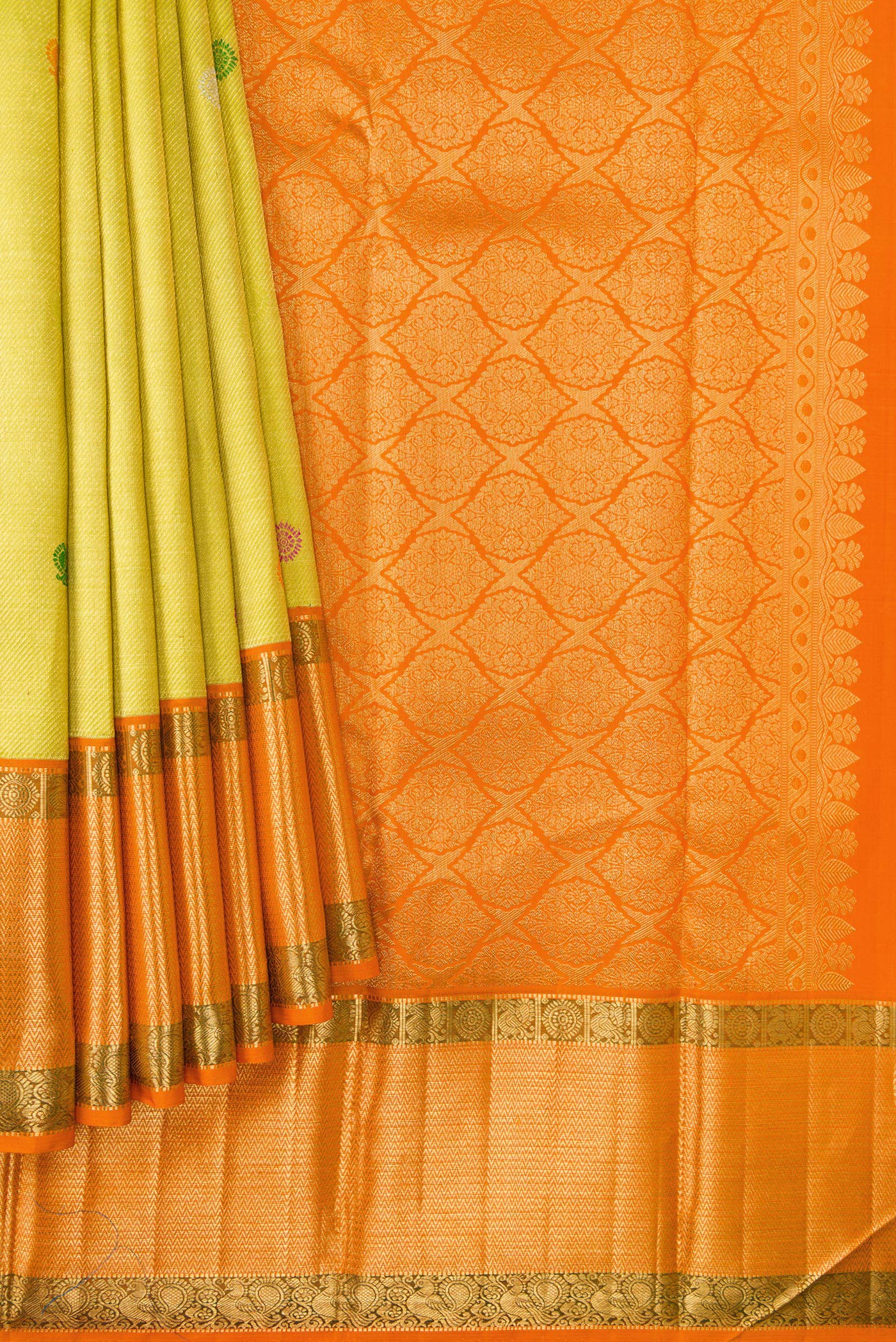 Pleats and pallu of Lemon Yellow Dual Tone Kanchipuram Silk Saree with Zari Brocade on the body and Zari Border. 