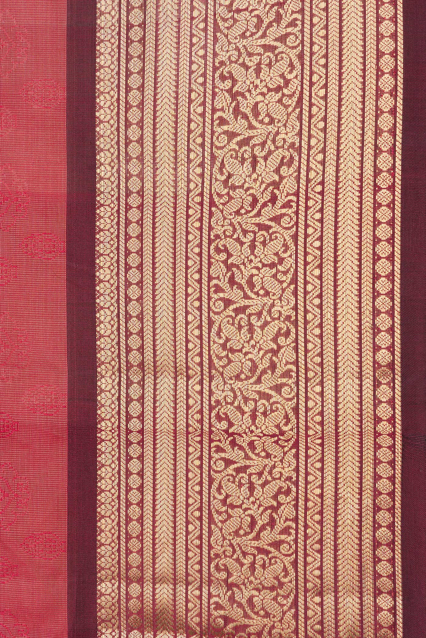 Border image of Maroon Dual Tone Kanchipuram Silk Saree with Jacquard design on the body and Zari Border. 