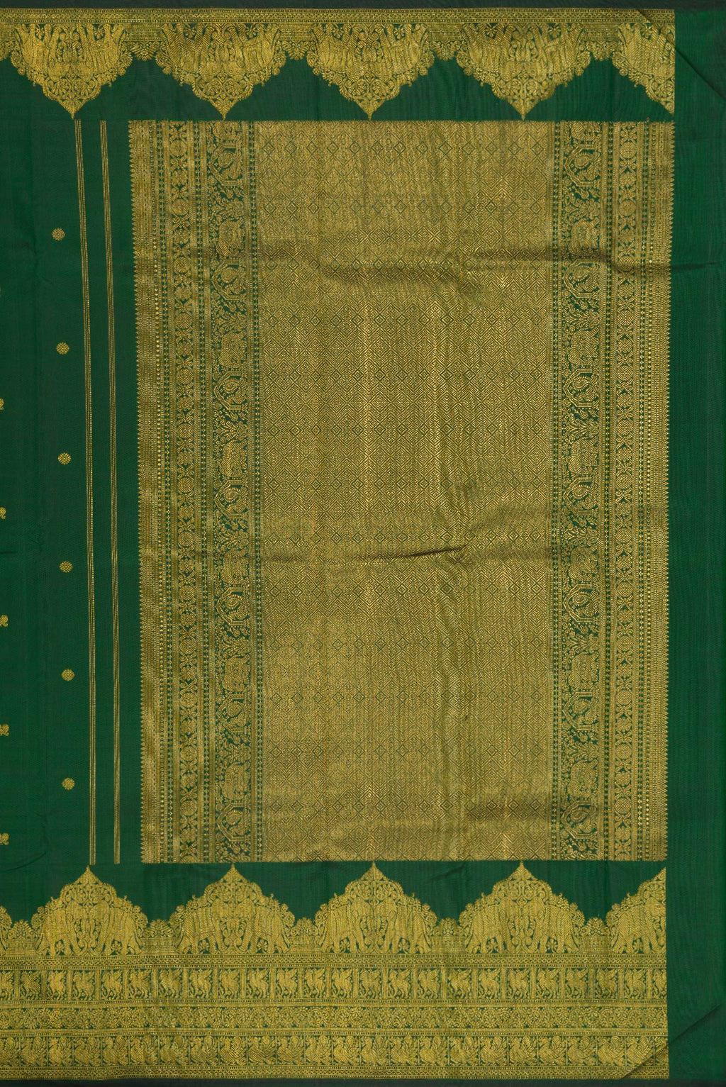 Close up image of the pallu of Pure Silk Pure Zari Green Dual Tone Kanjivaram Saree with Zari Butta on the body and Zari Border. 