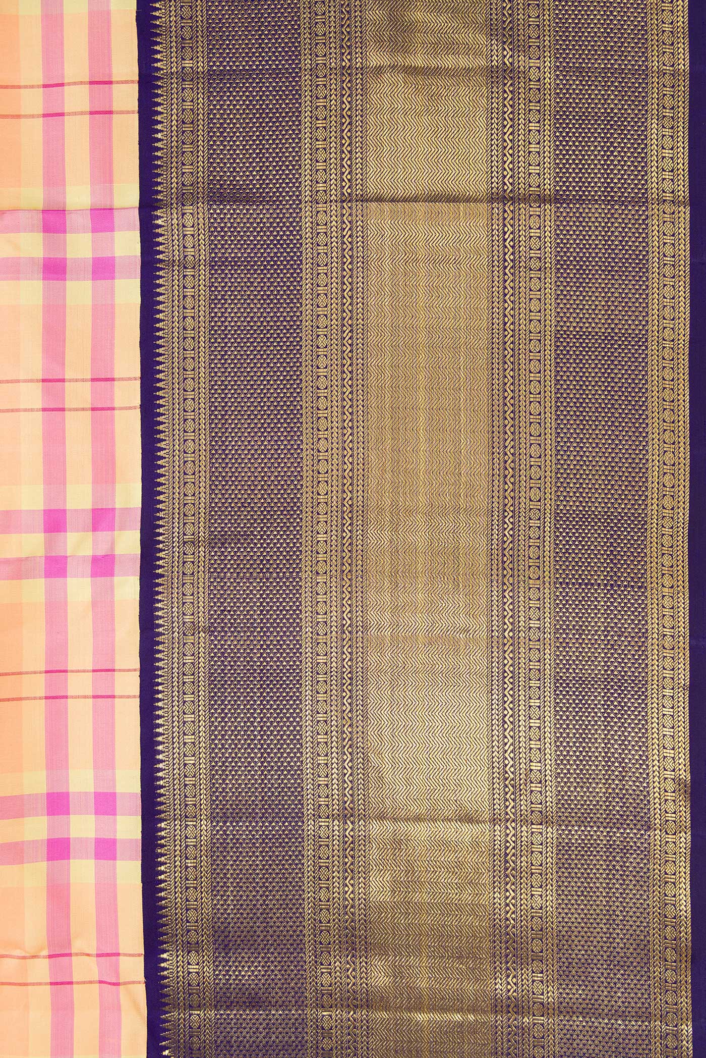 Border image of Pure Silk Pure Zari Peach Dual Tone Kanchipuram Saree with Checked design on the body and Zari Border. 