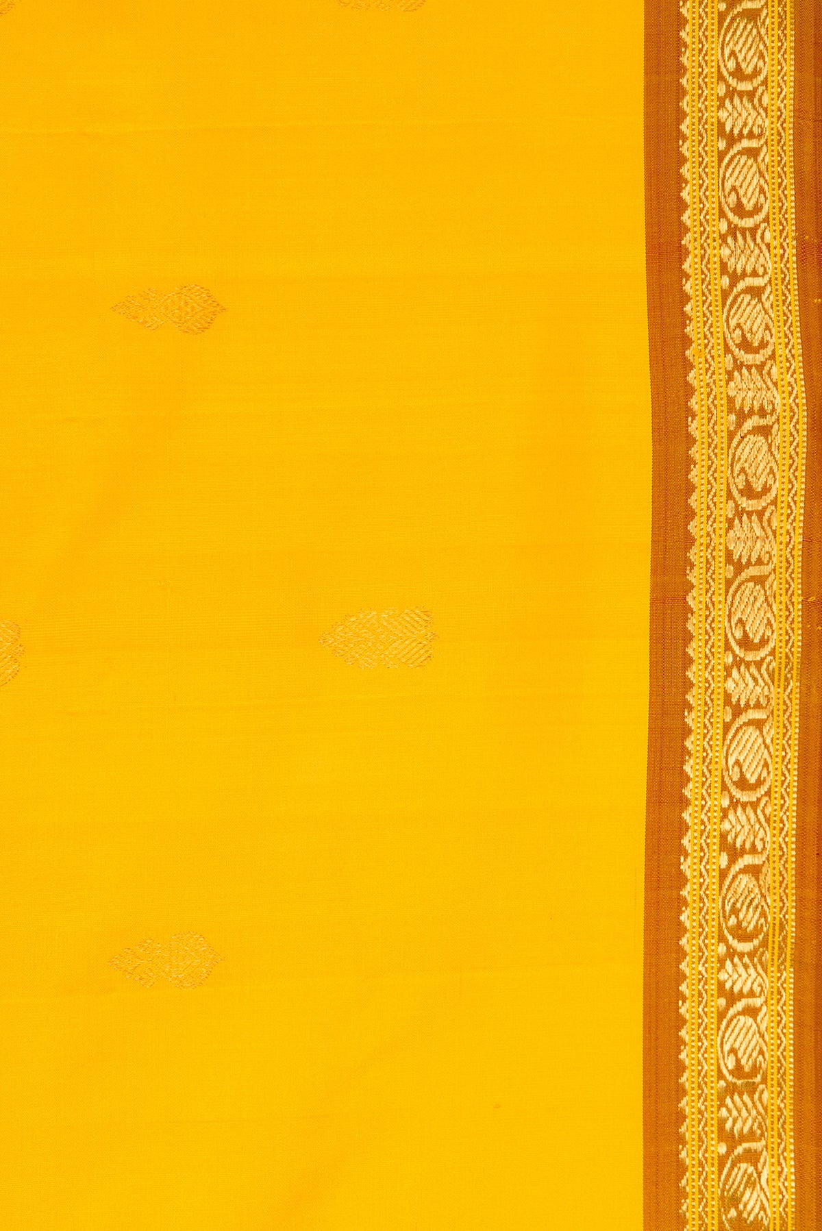 Border image of Yellow Dual Tone Gadwal Silk Saree with Zari Butta on the body and Zari Border. 