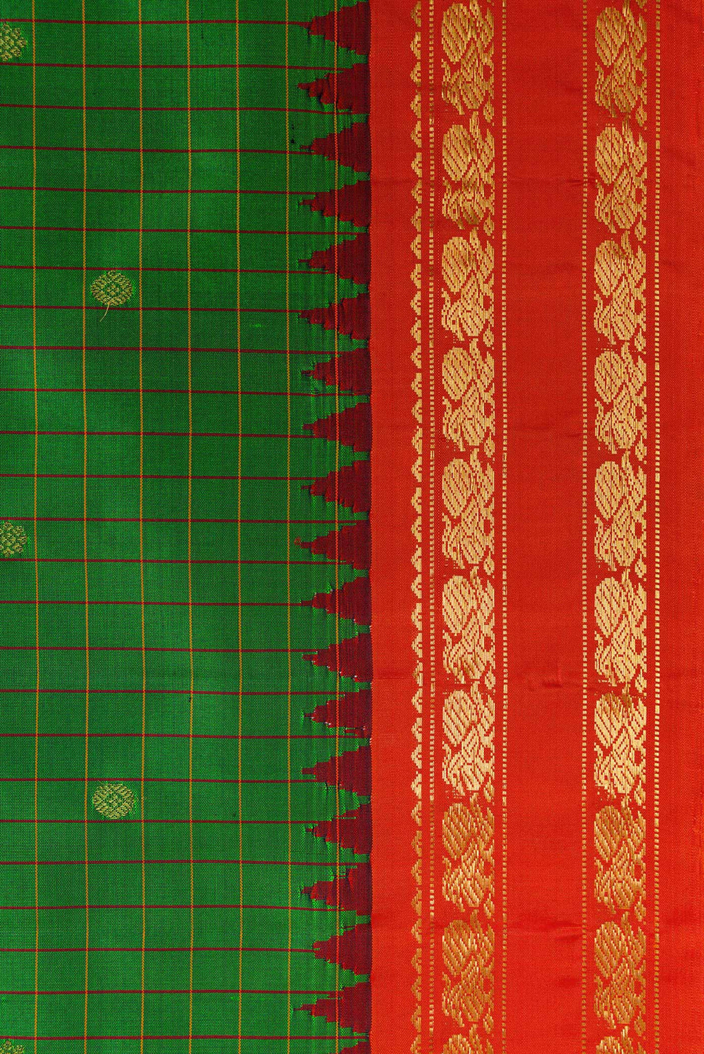 Border image of Bottle Green Dual Tone Gadwal Silk Saree with Checked design on the body and Zari Border. 