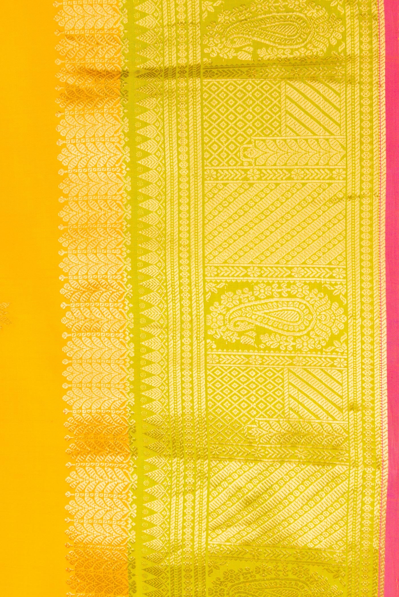 Border image of Yellow Dual Tone Gadwal Silk Saree with Zari And Thread Butta on the body and Zari Border. 