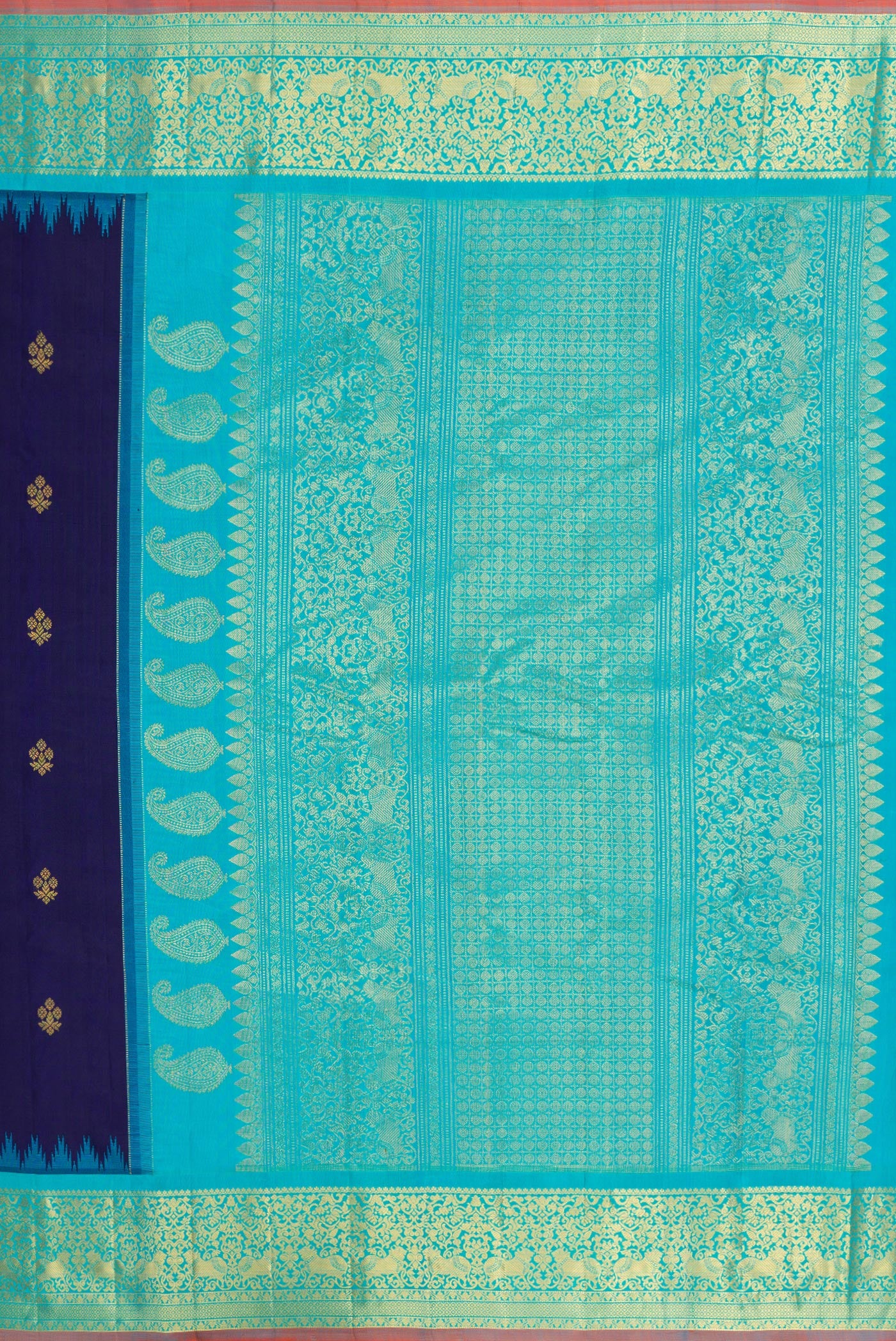 Close up image of the pallu of Navy Blue Dual Tone Gadwal Silk Saree with Zari Butta on the body and Temple Border. 