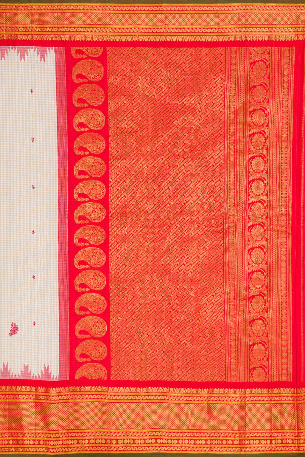 Close up image of the pallu of Beige Dual Tone Gadwal Silk Saree with Checked design on the body and Temple Border. 