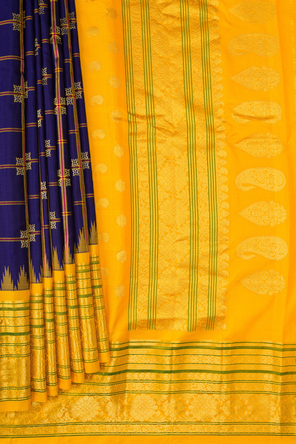 Pleats and pallu of Navy Blue Dual Tone Gadwal Silk Saree with Checked design on the body and Temple Border. 