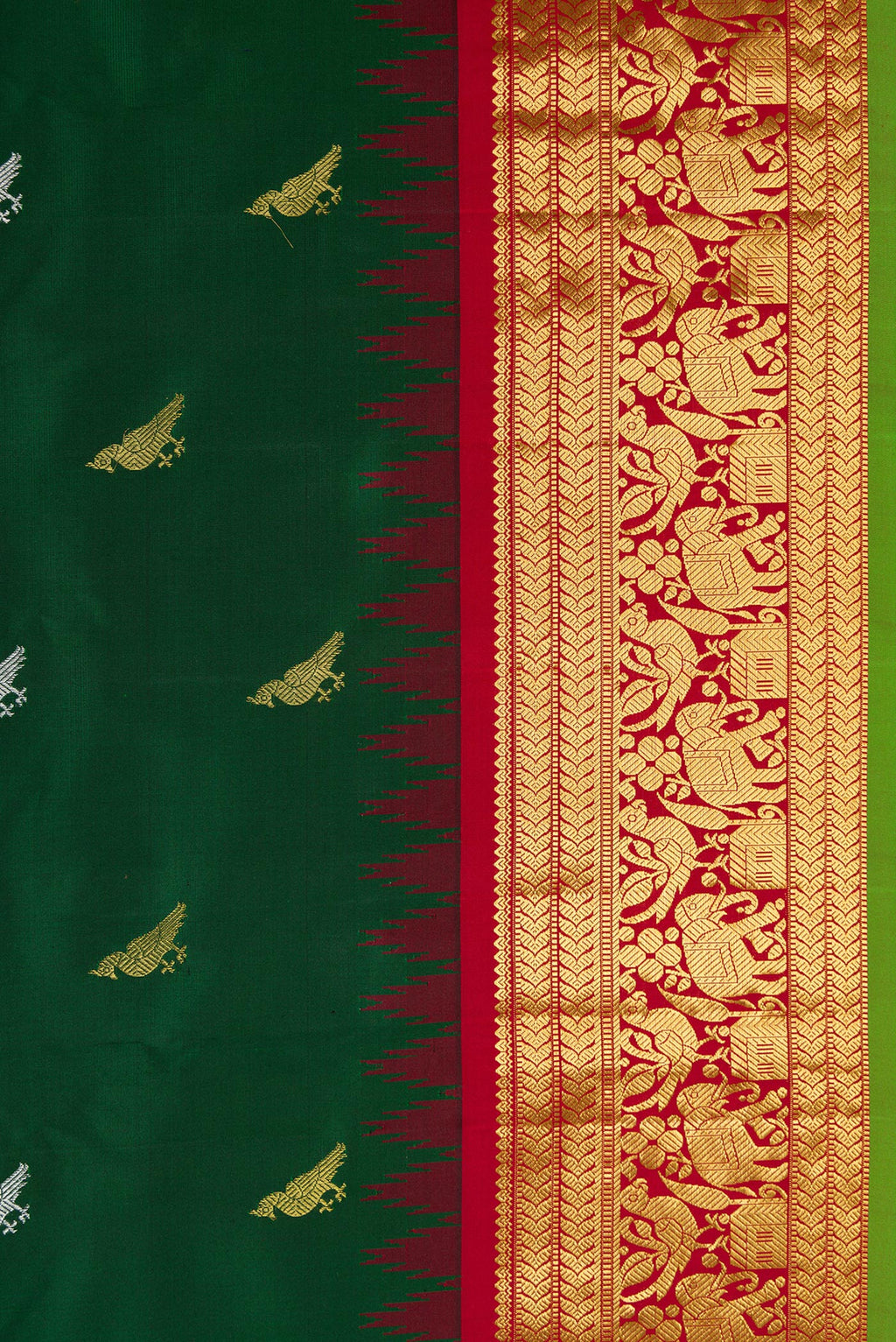 Border image of Bottle Green Dual Tone Gadwal Silk Saree with Zari Butta on the body and Zari Border. 