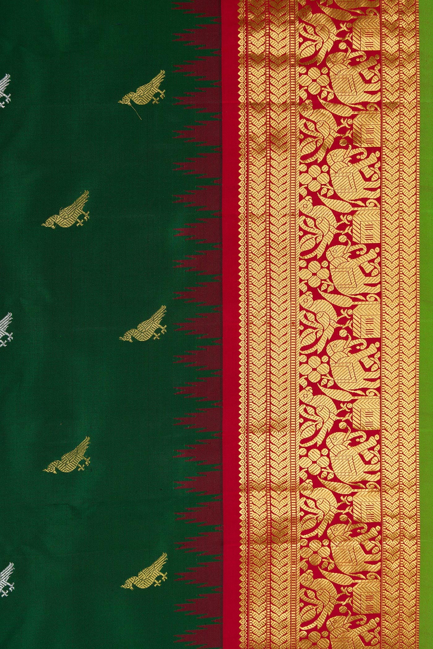 Border image of Bottle Green Dual Tone Gadwal Silk Saree with Zari Butta on the body and Zari Border. 