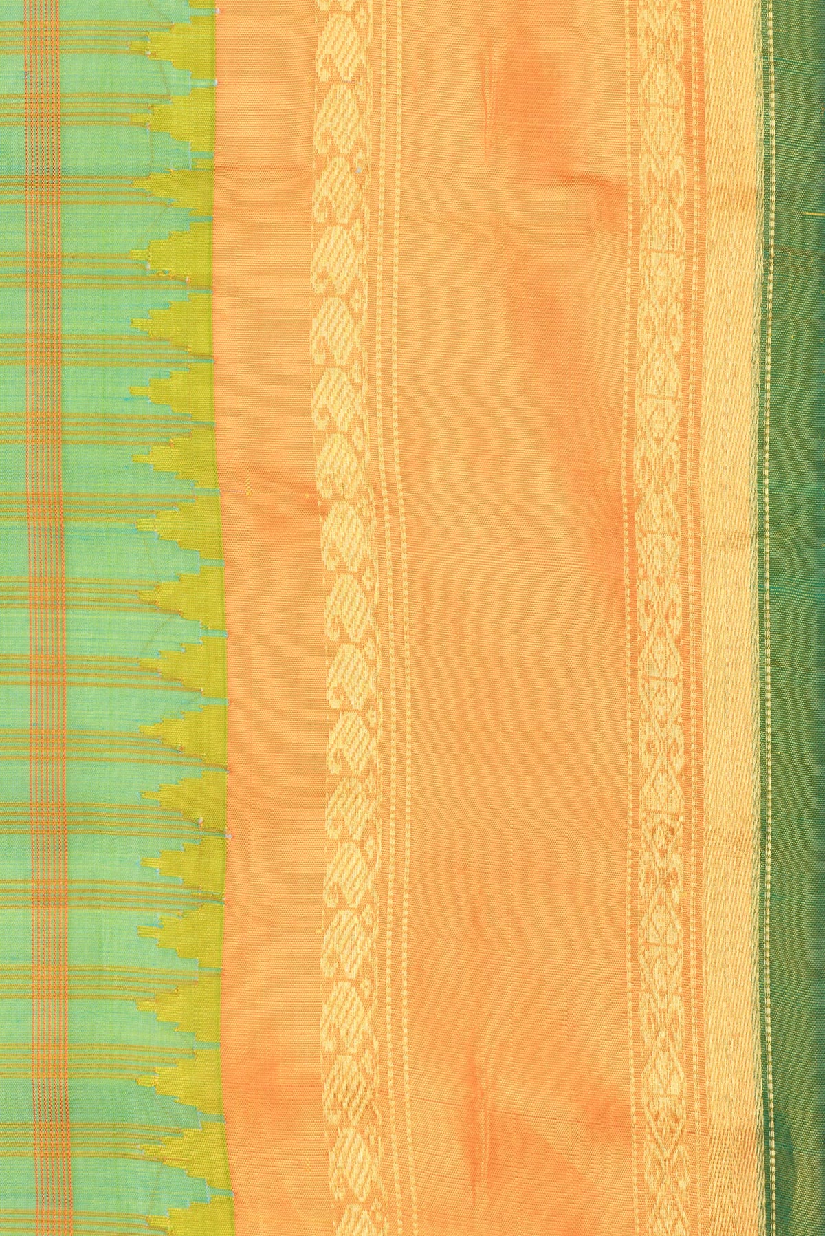 Border image of Pure Silk Green Dual Tone Gadwal Saree with Checked design on the body and Zari Border. 