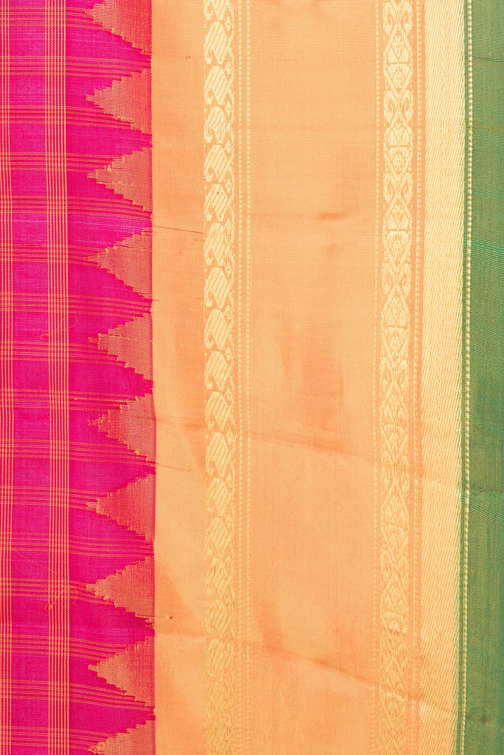 Border image of Magenta Dual Tone Gadwal Silk Saree with Checked design on the body and Zari Border. 