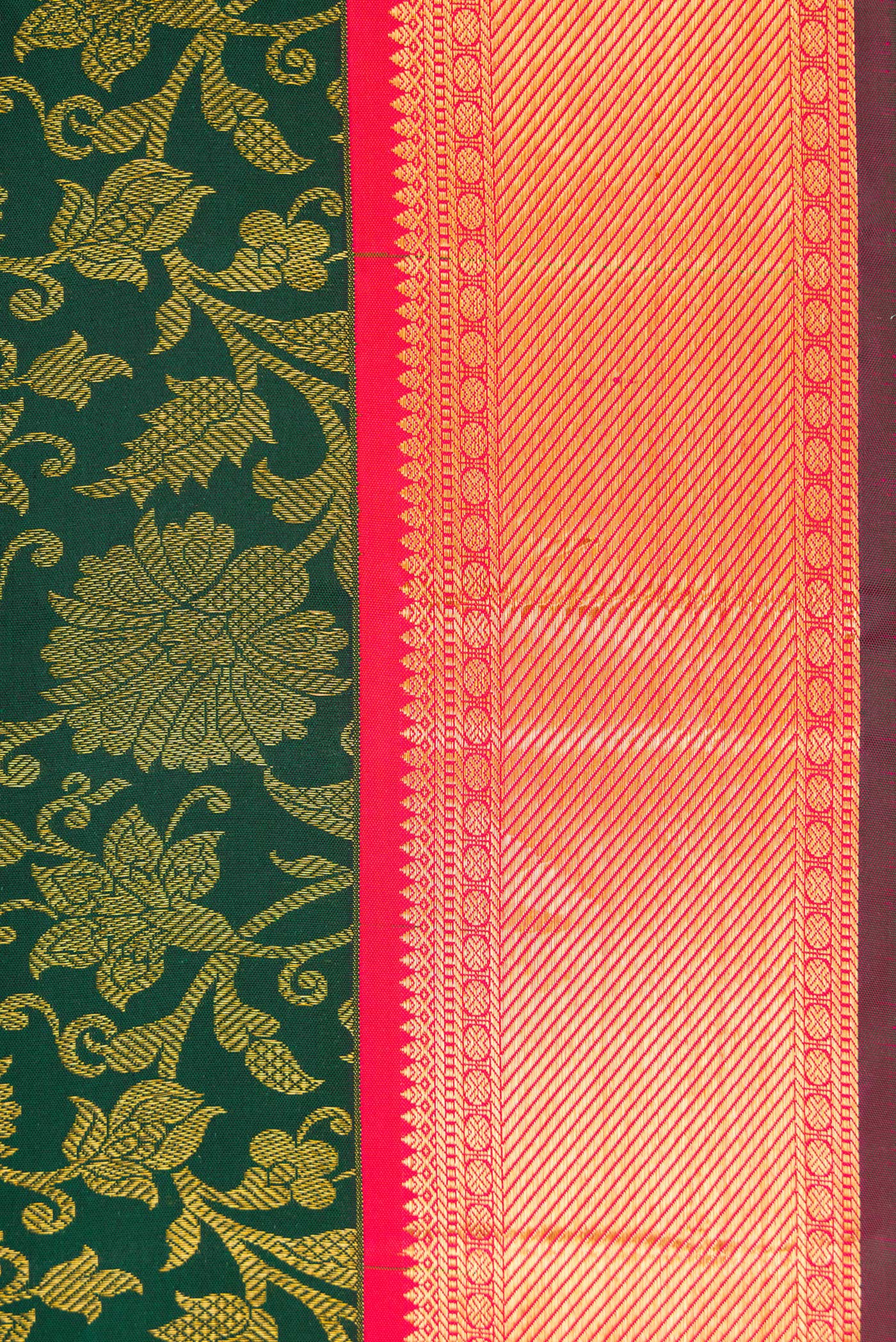 Border image of Bottle Green Dual Tone Kanjivaram Silk Saree with Zari Brocade on the body and Zari Border. 