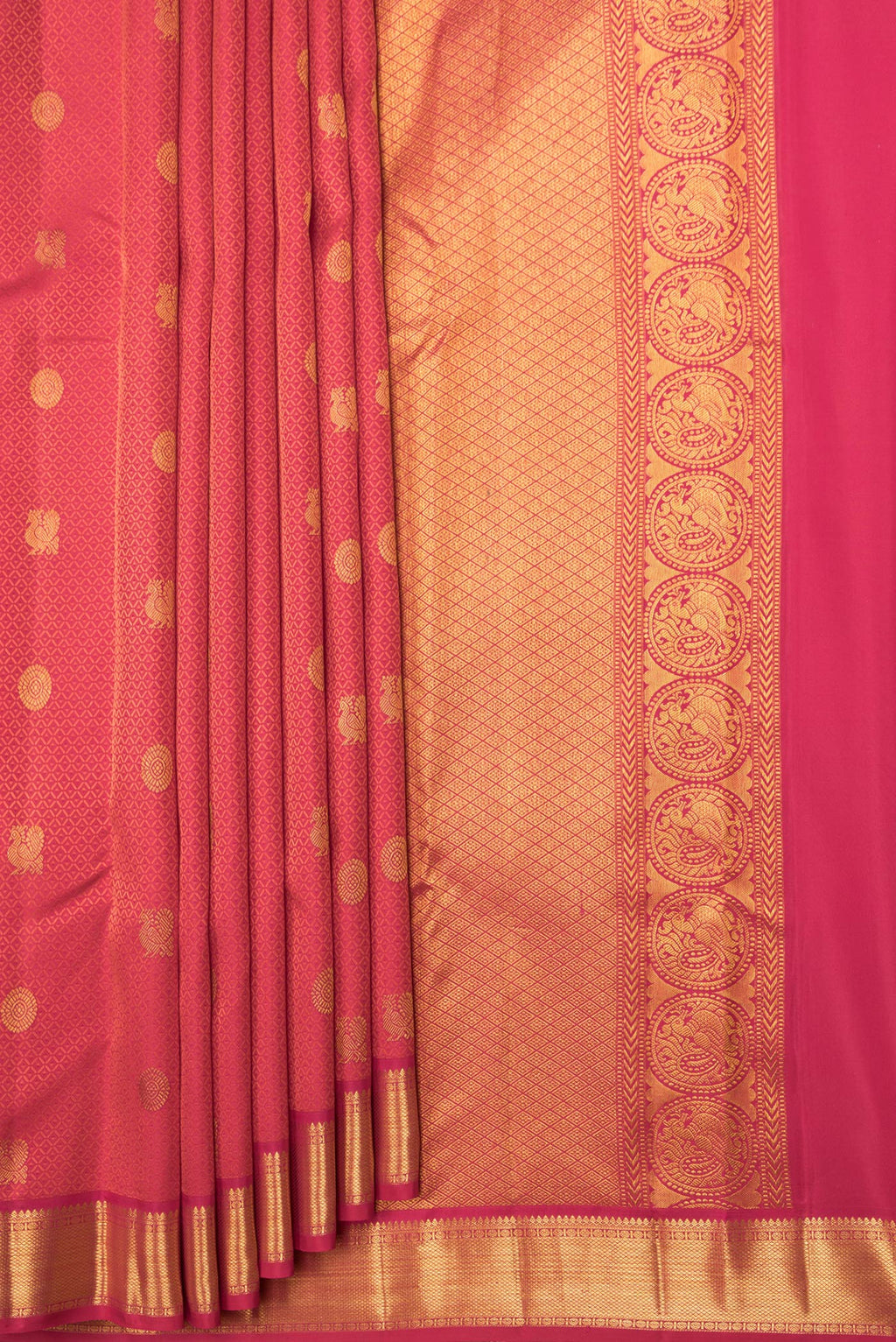 Pleats and pallu of Red Dual Tone Kanchipuram Silk Saree with Jacquard With Zari Butta on the body and Zari Border. 