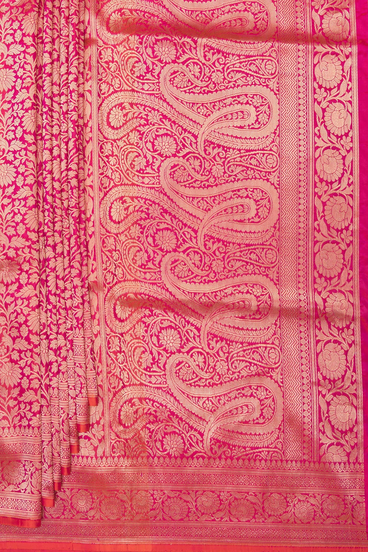 Pleats and pallu of Pure Silk Coral Dual Tone Banarasi Saree with Zari Brocade on the body and Zari Border. 