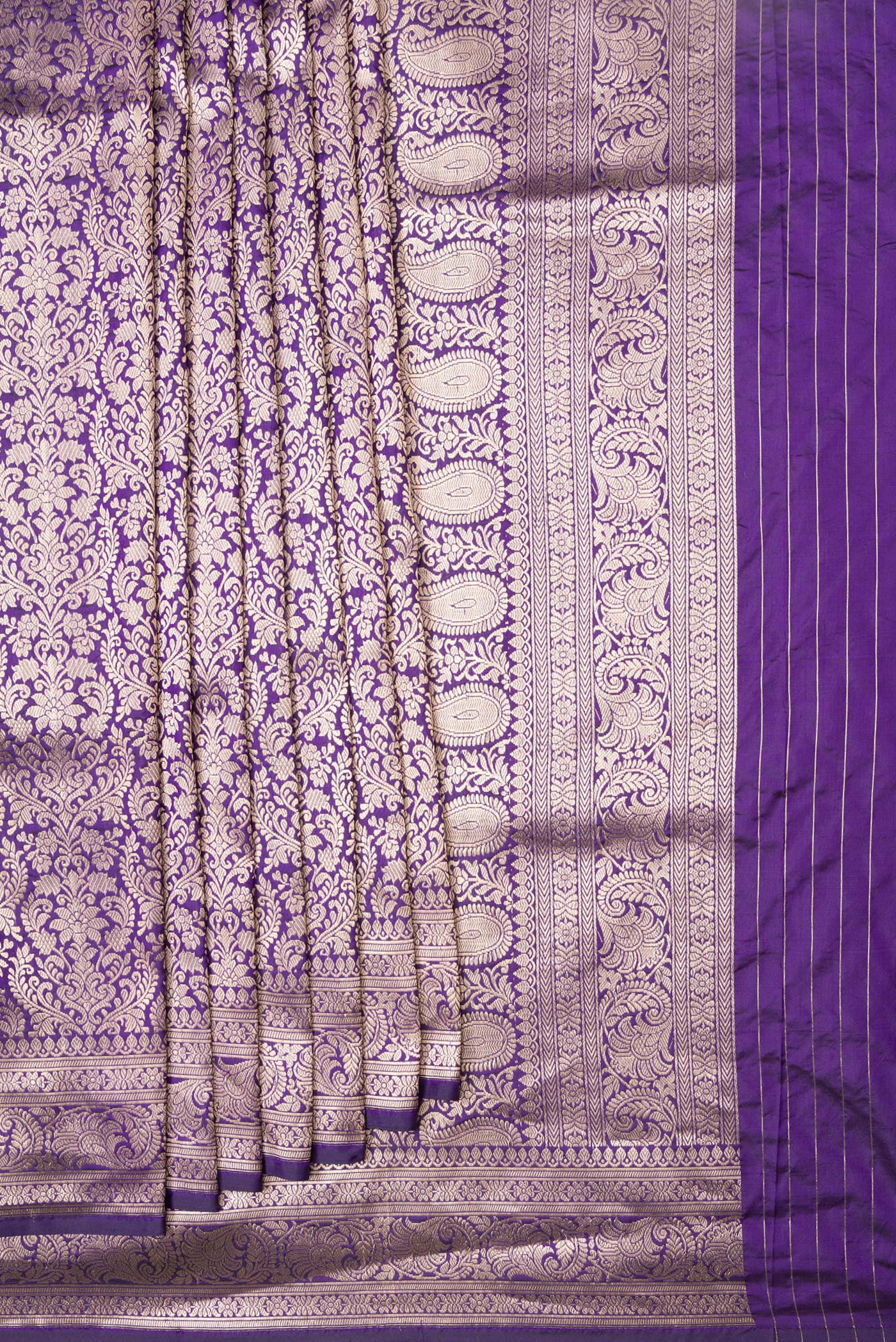 Pleats and pallu of Violet Dual Tone Banarasi Silk Saree with Zari Brocade on the body and Zari Border. 