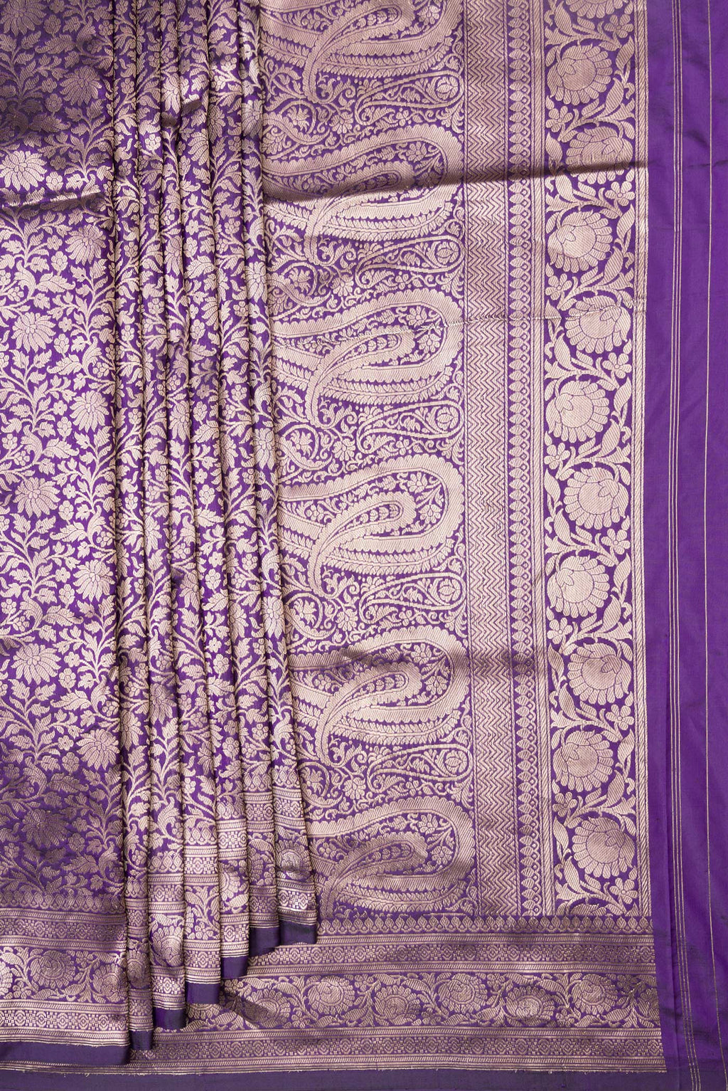 Pleats and pallu of Violet Dual Tone Banarasi Silk Saree with Zari Brocade on the body and Zari Border. 