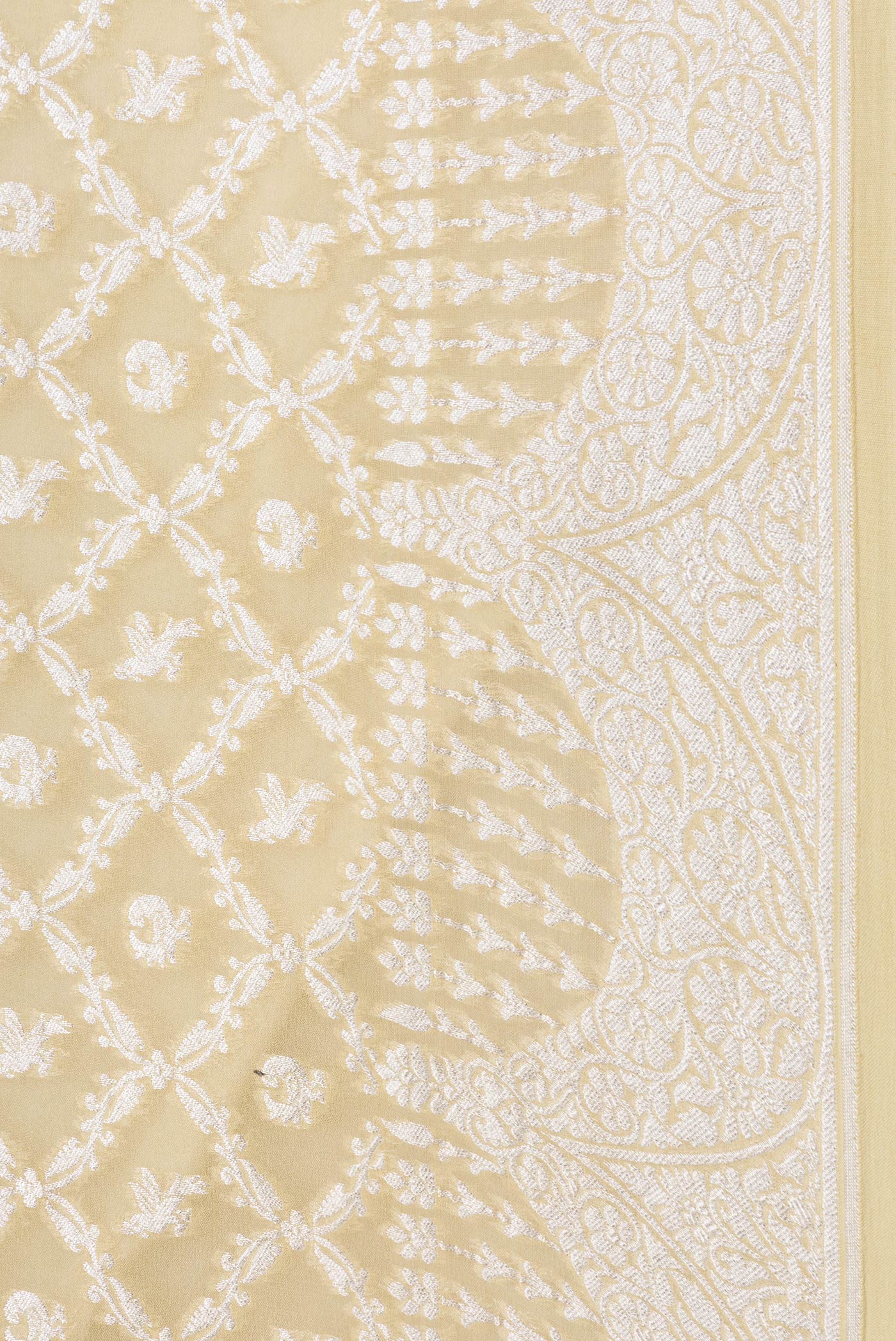 Border image of Sandal Dual Tone Banarasi Georgette Saree with Zari Brocade on the body and Zari Border. 