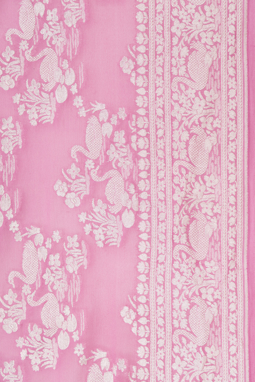 Border image of Lavender Dual Tone Mysore Georgette Saree with Zari Brocade on the body and Zari Border. 