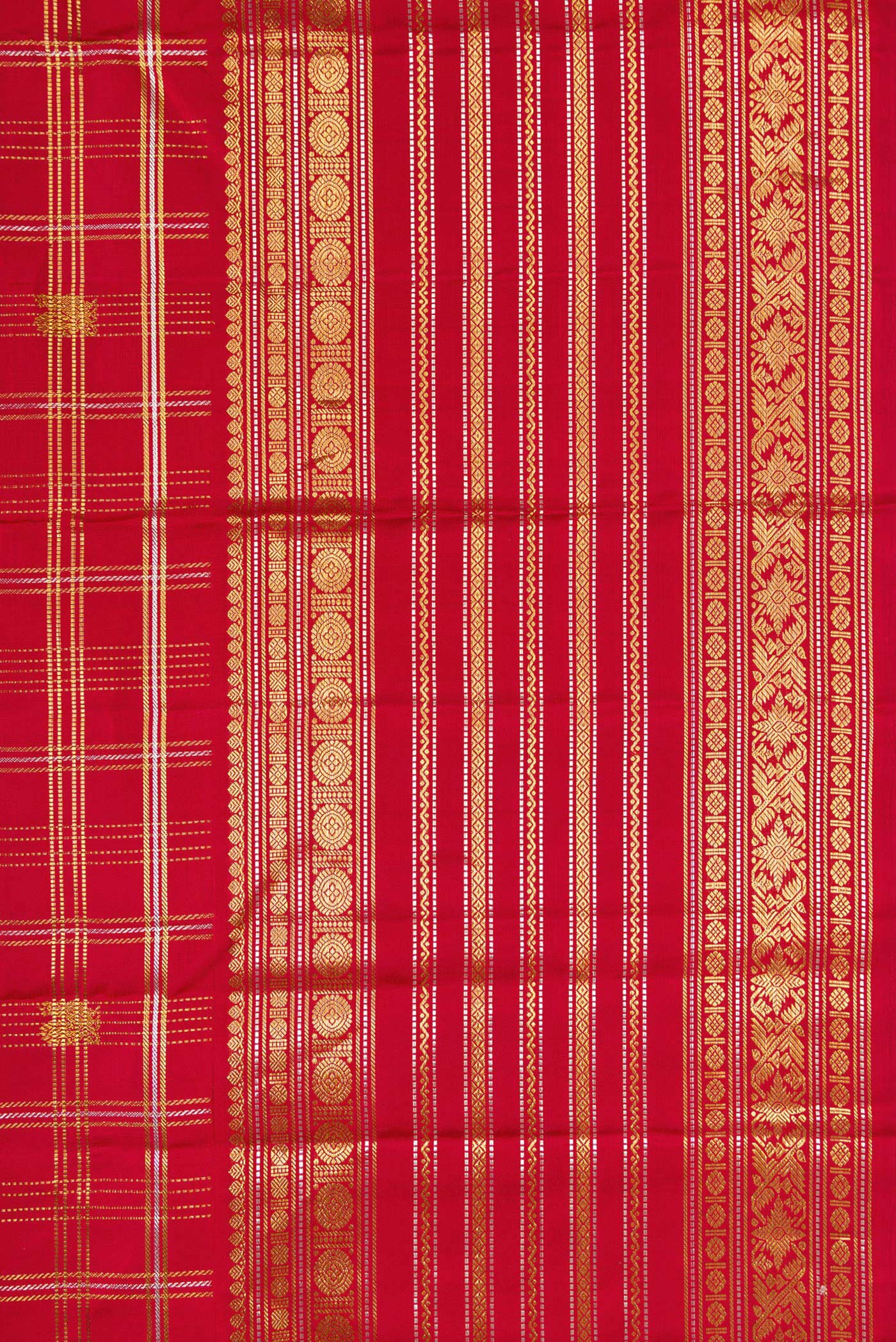 Border image of Red Dual Tone Kanjivaram Silk Saree with Checked design on the body and Zari Border. 