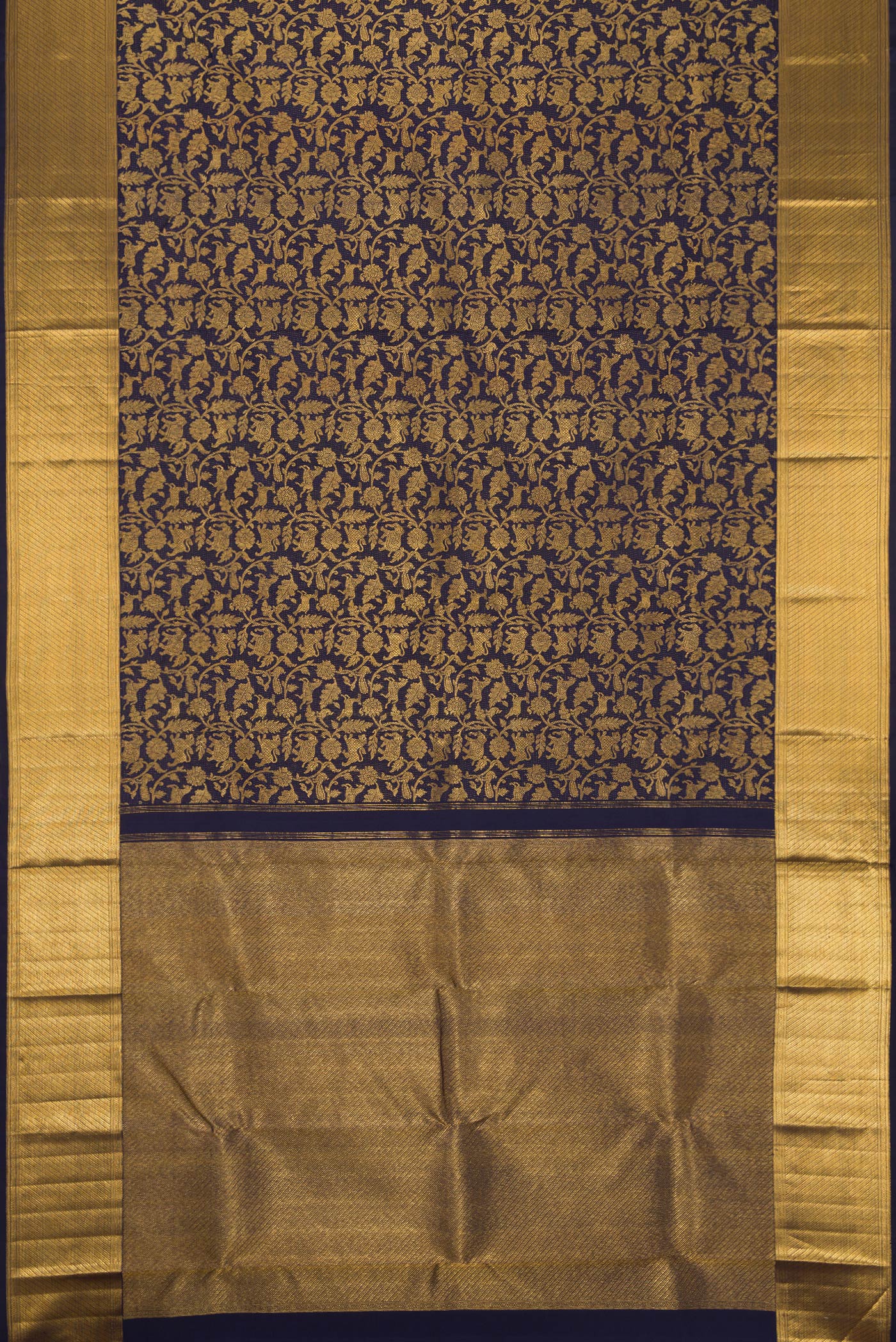 Flat view of Violet Dual Tone Kanchipuram Silk Saree with Zari Brocade on the body and Zari Border. 
