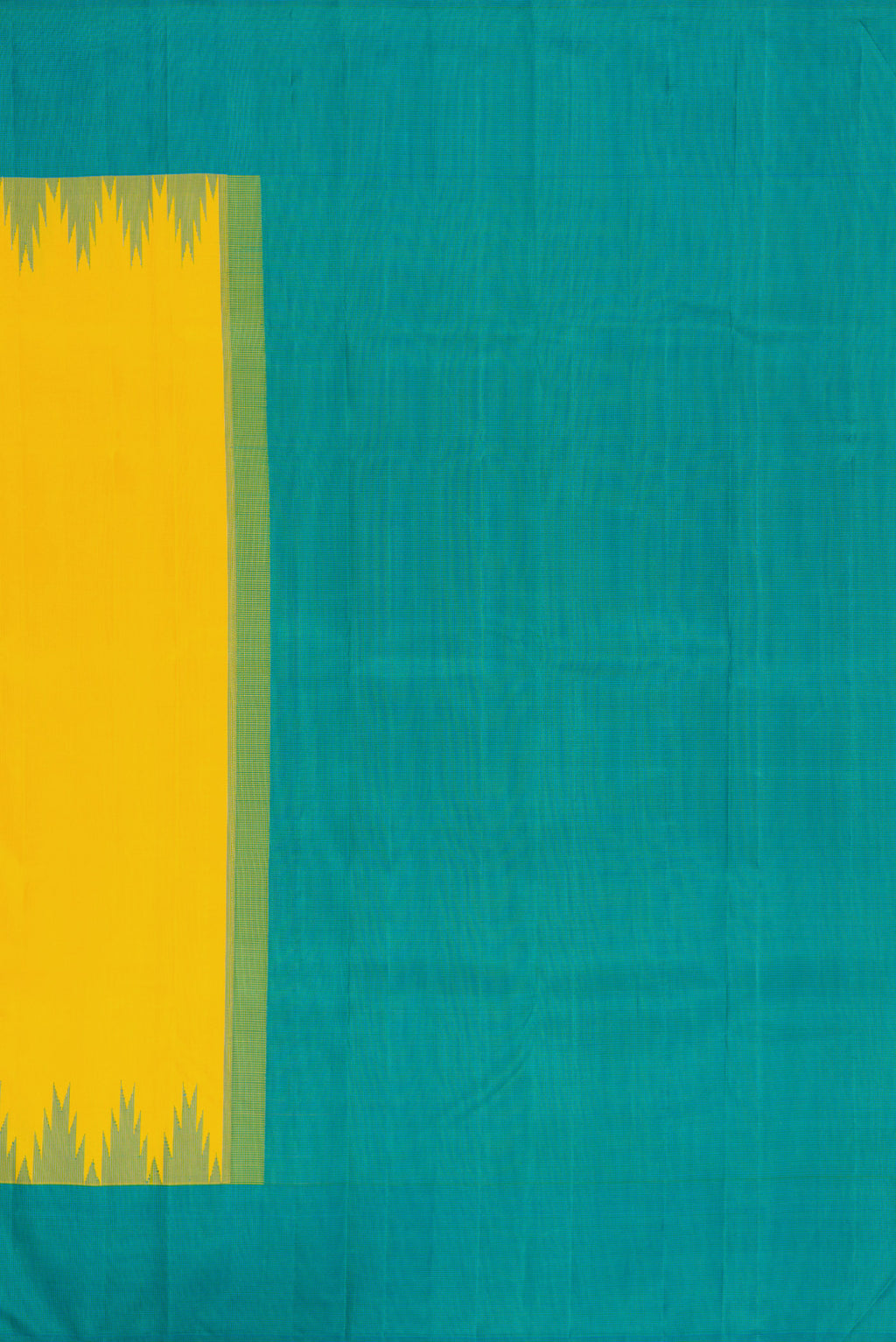 Close up image of the pallu of Yellow Dual Tone Kanjivaram Silk Saree with Plain Body and Temple Border. 