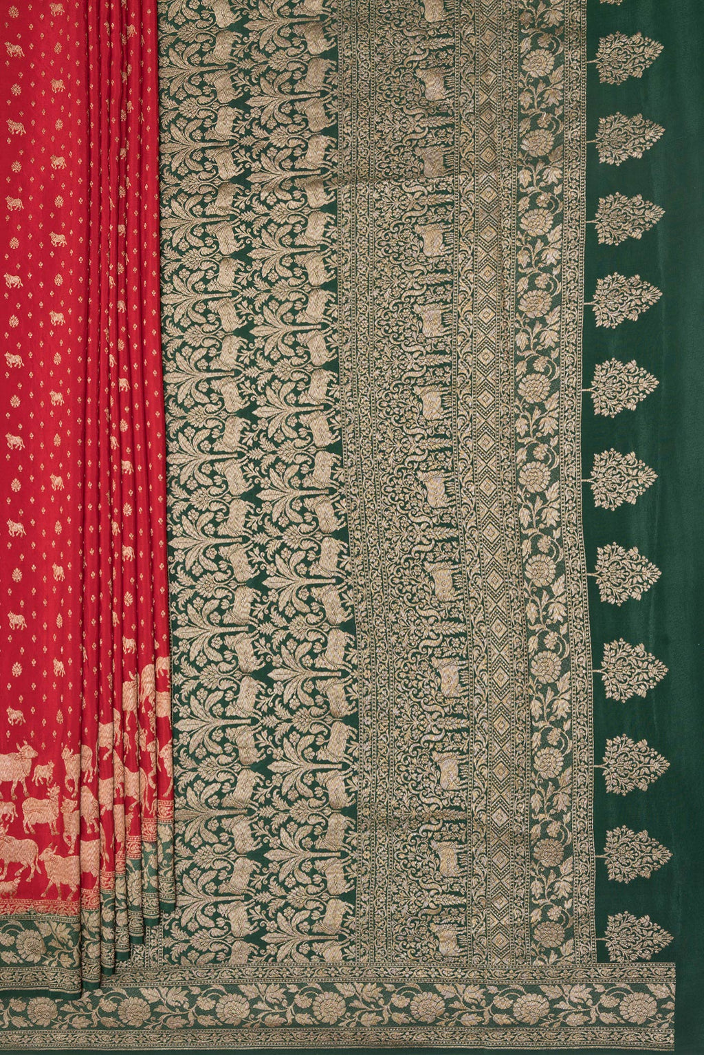 Pleats and pallu of Red Banarasi Georgette Saree with Zari Brocade on the body and Zari Border. 